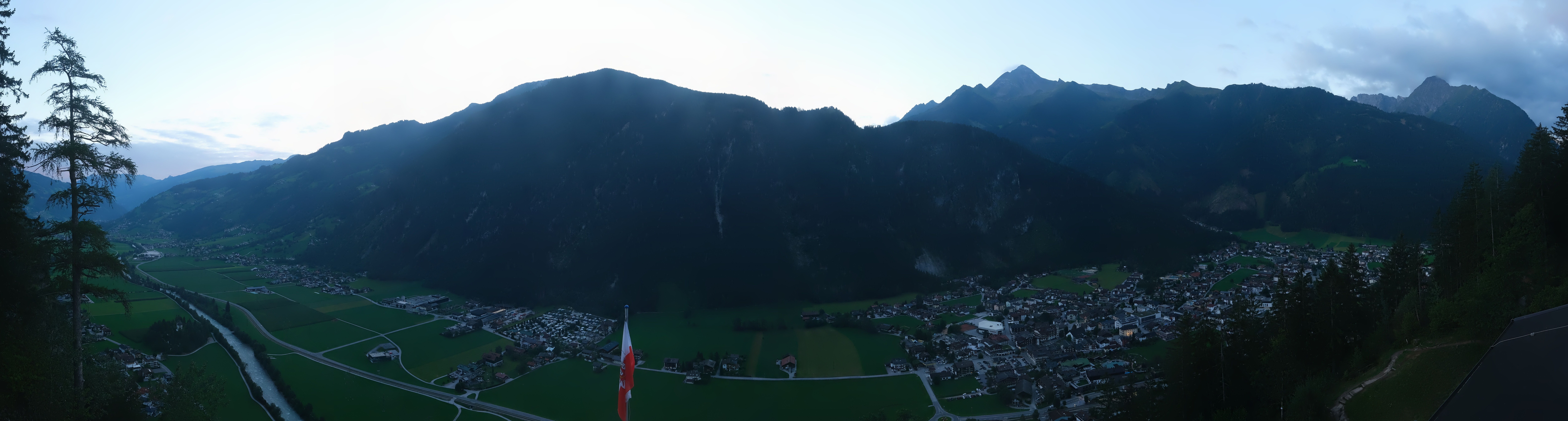 Archiv Foto Webcam Mayrhofen im Zillertal: Blick vom Gasthof Zimmereben