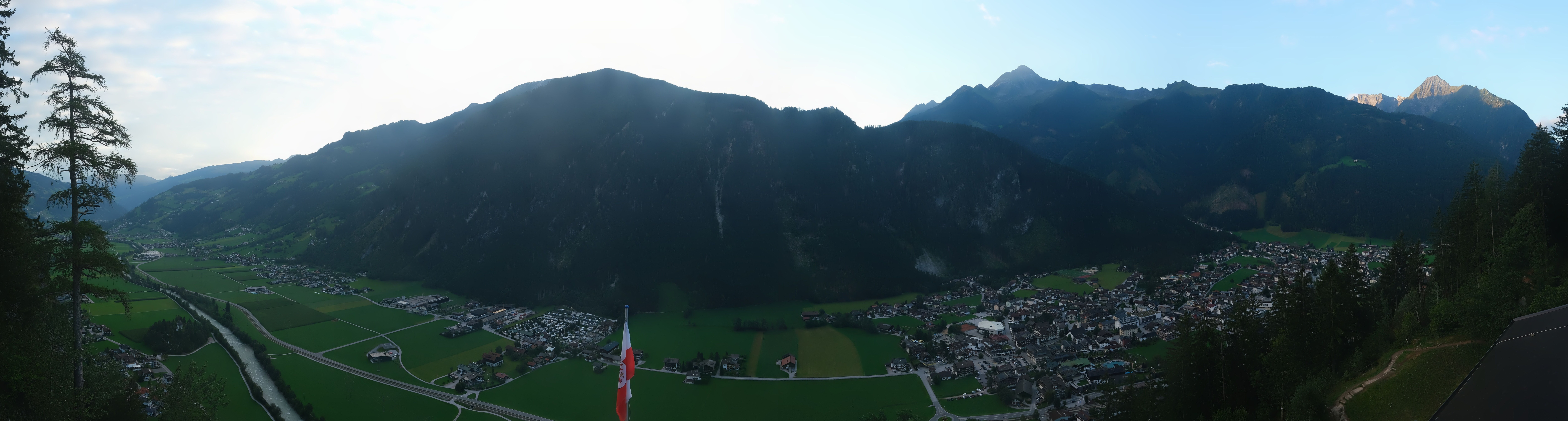 Archiv Foto Webcam Mayrhofen im Zillertal: Blick vom Gasthof Zimmereben