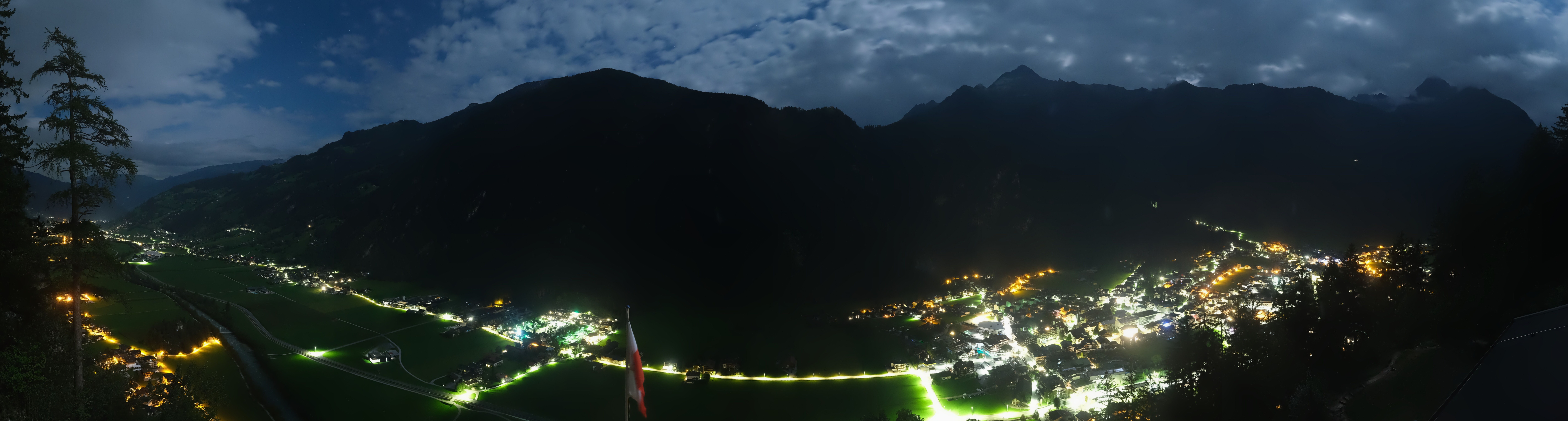 Archiv Foto Webcam Mayrhofen im Zillertal: Blick vom Gasthof Zimmereben
