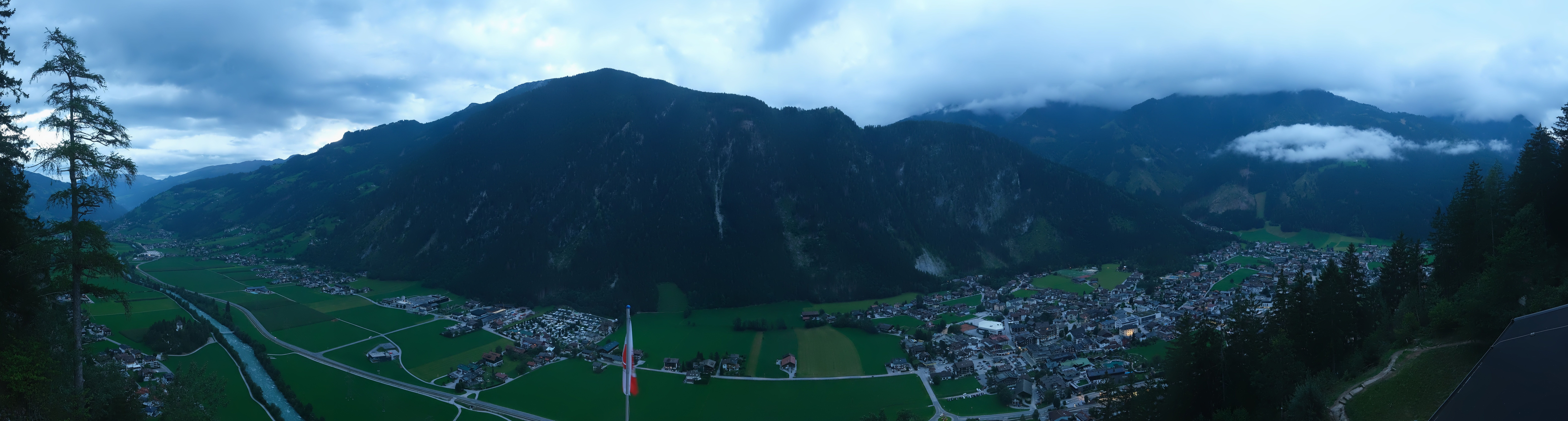 Archiv Foto Webcam Mayrhofen im Zillertal: Blick vom Gasthof Zimmereben