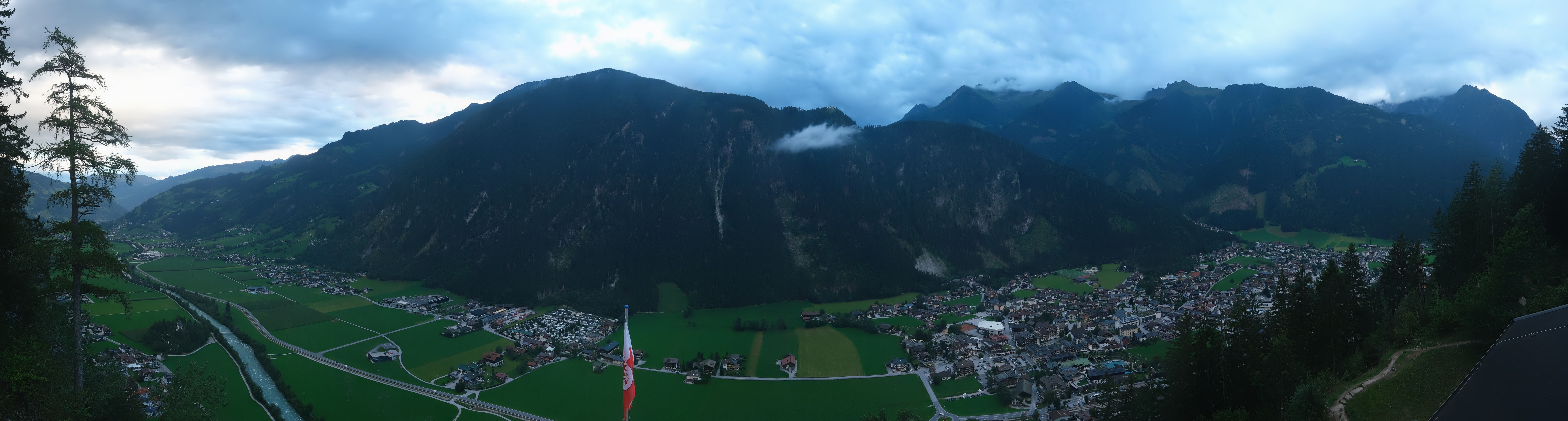Archiv Foto Webcam Mayrhofen im Zillertal: Blick vom Gasthof Zimmereben