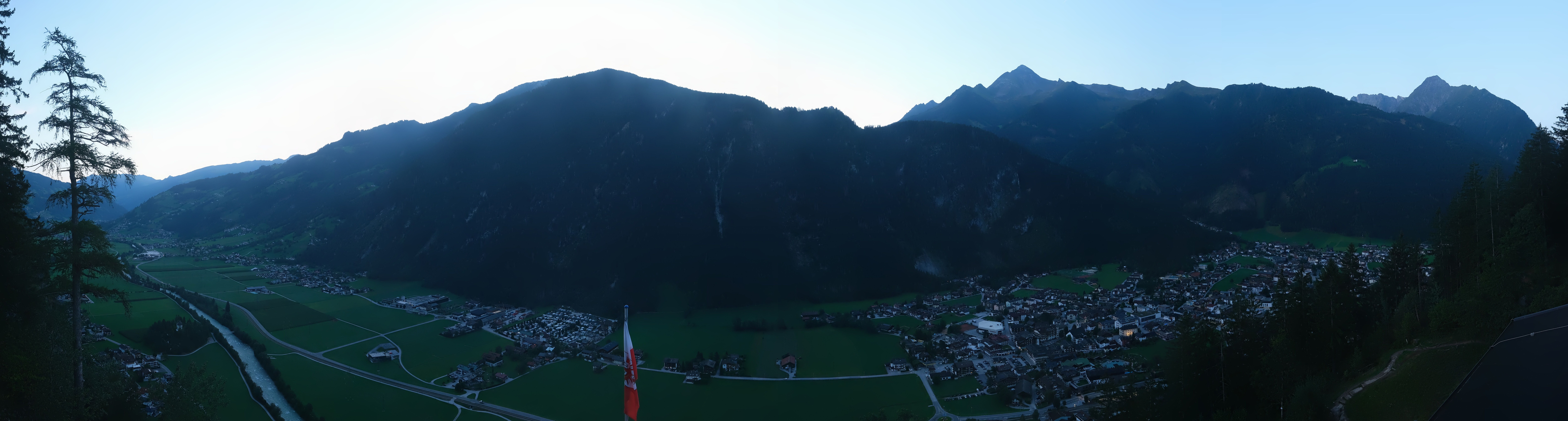 Archiv Foto Webcam Mayrhofen im Zillertal: Blick vom Gasthof Zimmereben