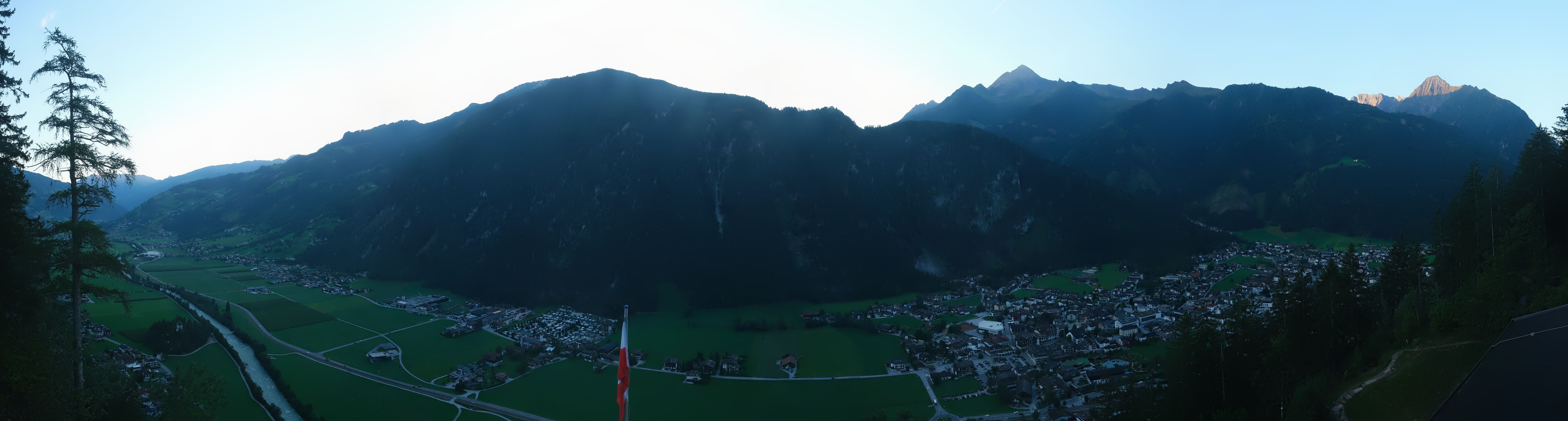Archiv Foto Webcam Mayrhofen im Zillertal: Blick vom Gasthof Zimmereben