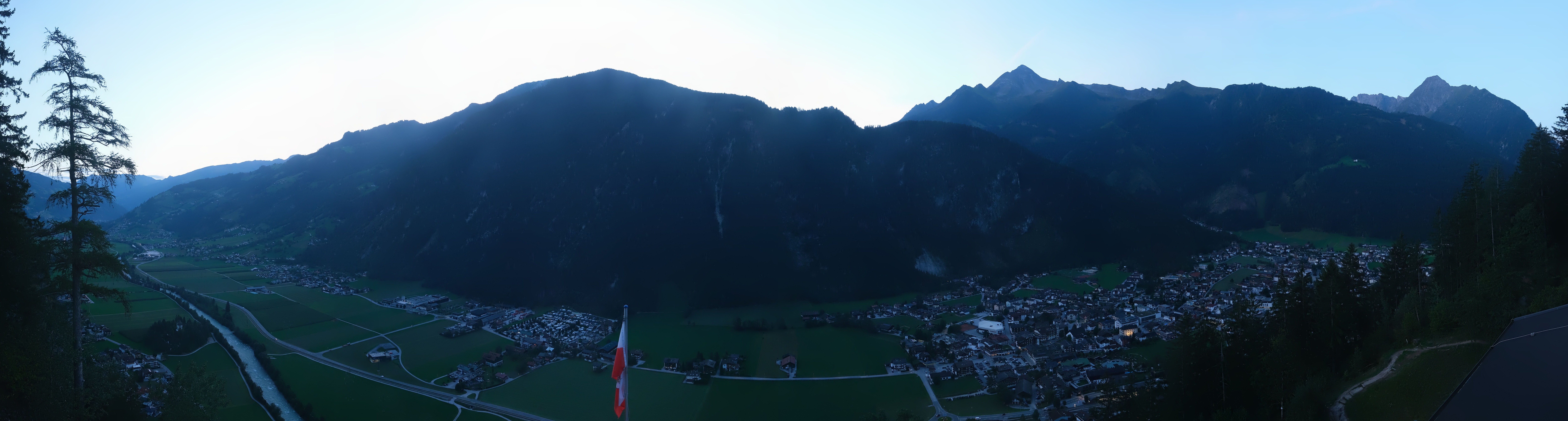 Archiv Foto Webcam Mayrhofen im Zillertal: Blick vom Gasthof Zimmereben