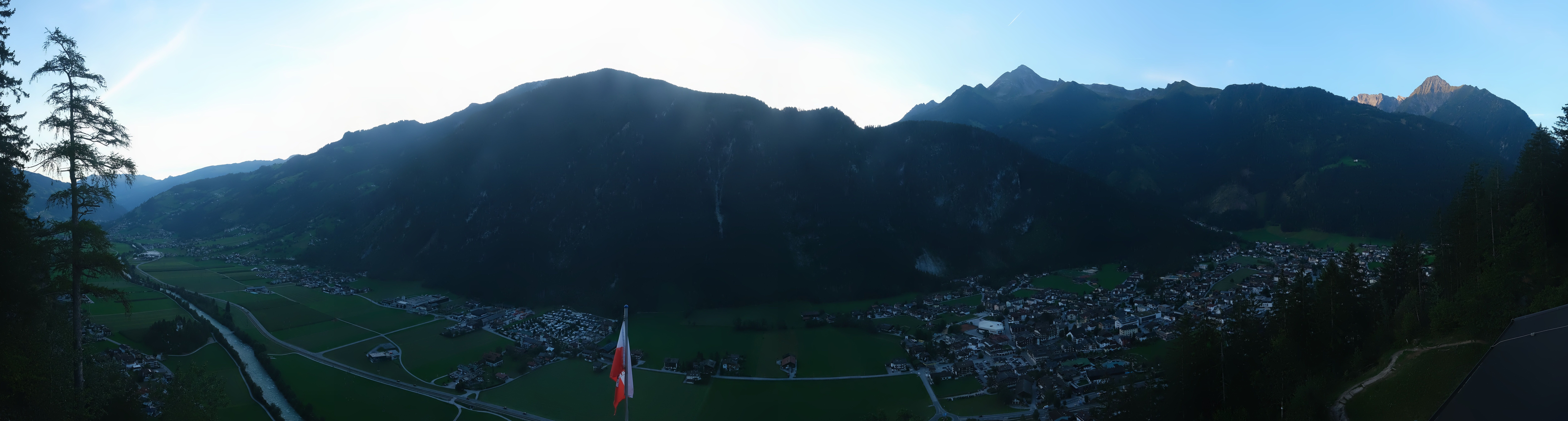 Archiv Foto Webcam Mayrhofen im Zillertal: Blick vom Gasthof Zimmereben