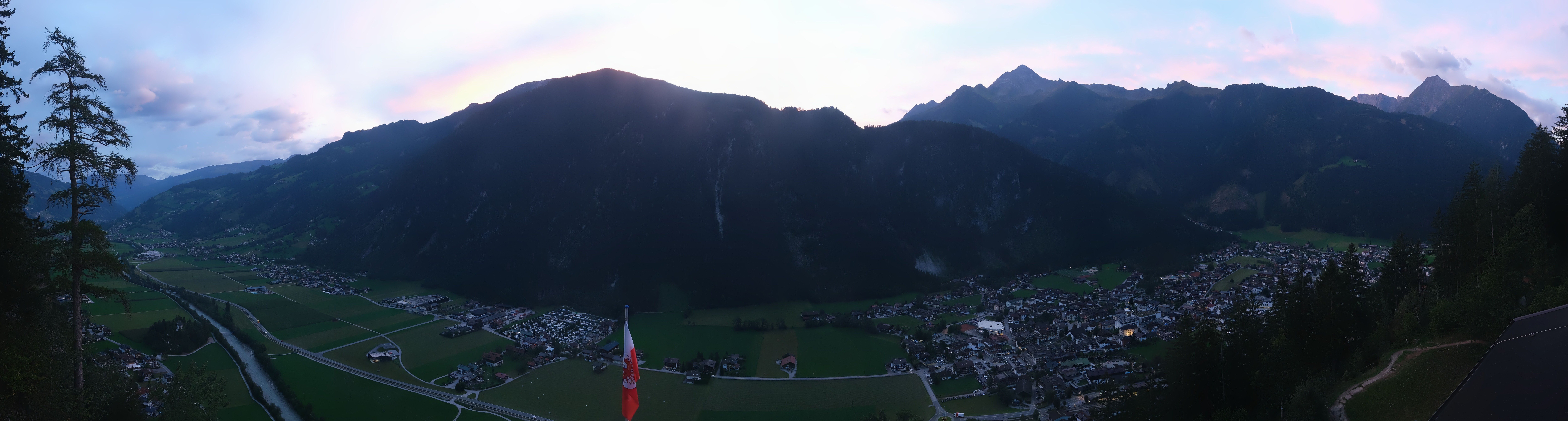 Archiv Foto Webcam Mayrhofen im Zillertal: Blick vom Gasthof Zimmereben
