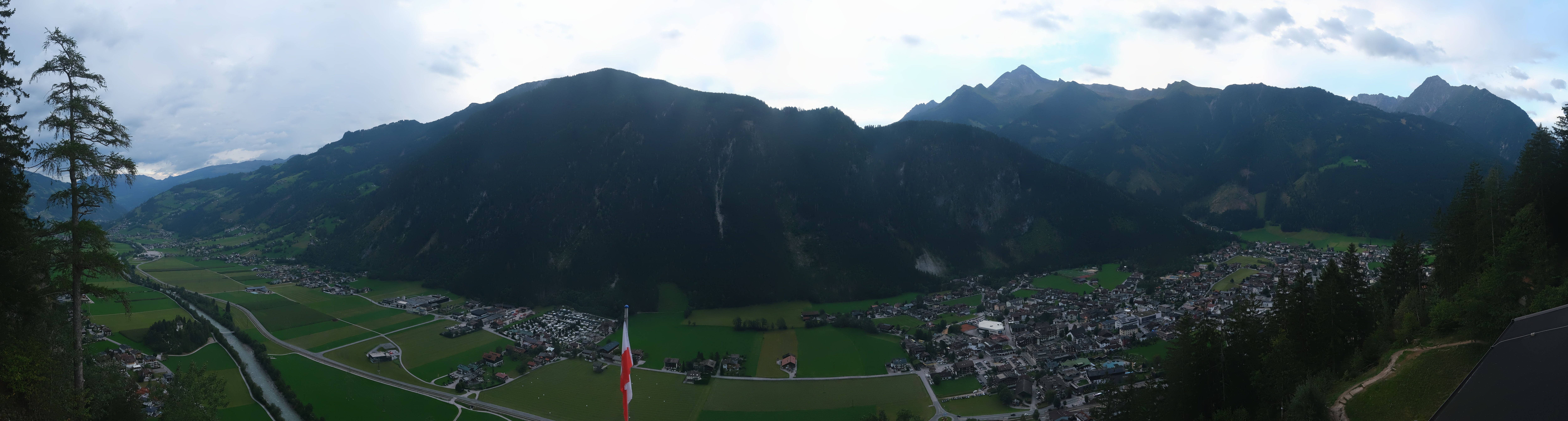 Archiv Foto Webcam Mayrhofen im Zillertal: Blick vom Gasthof Zimmereben