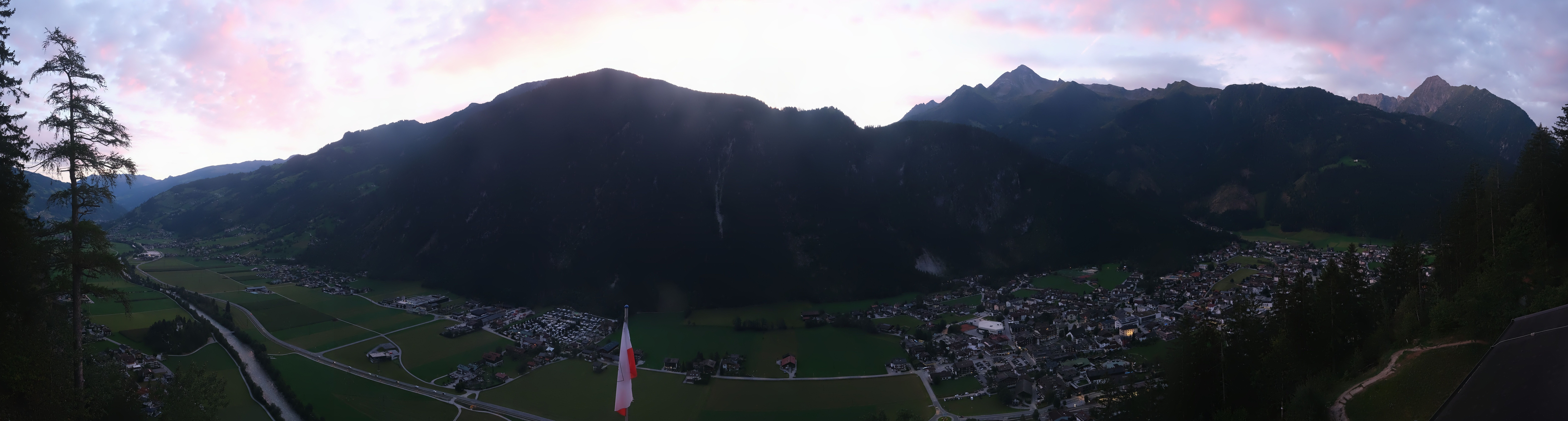 Archiv Foto Webcam Mayrhofen im Zillertal: Blick vom Gasthof Zimmereben