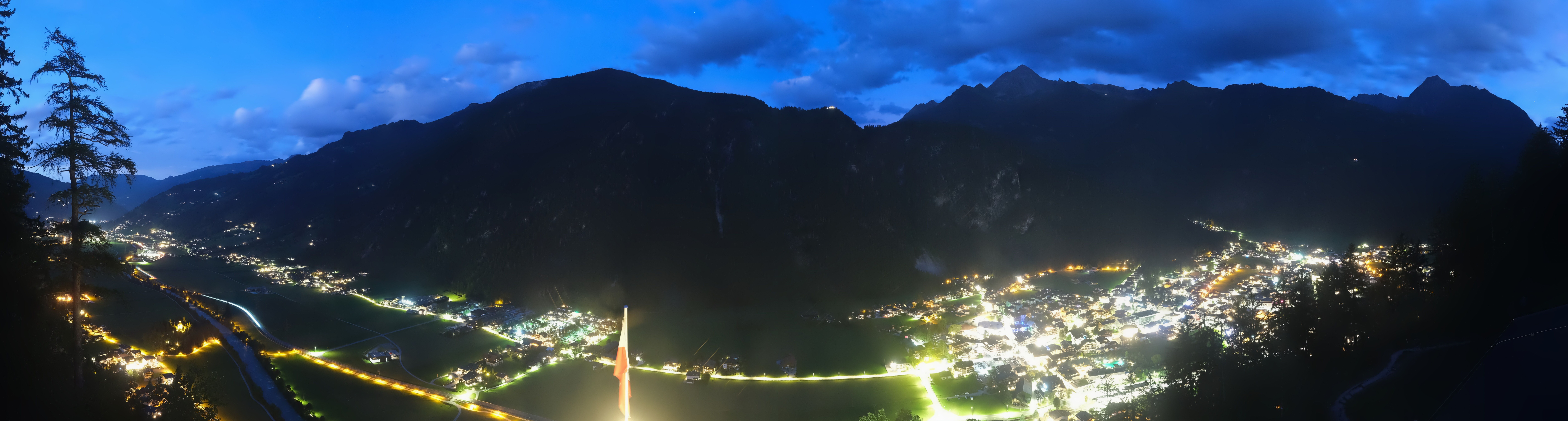 Archiv Foto Webcam Mayrhofen im Zillertal: Blick vom Gasthof Zimmereben