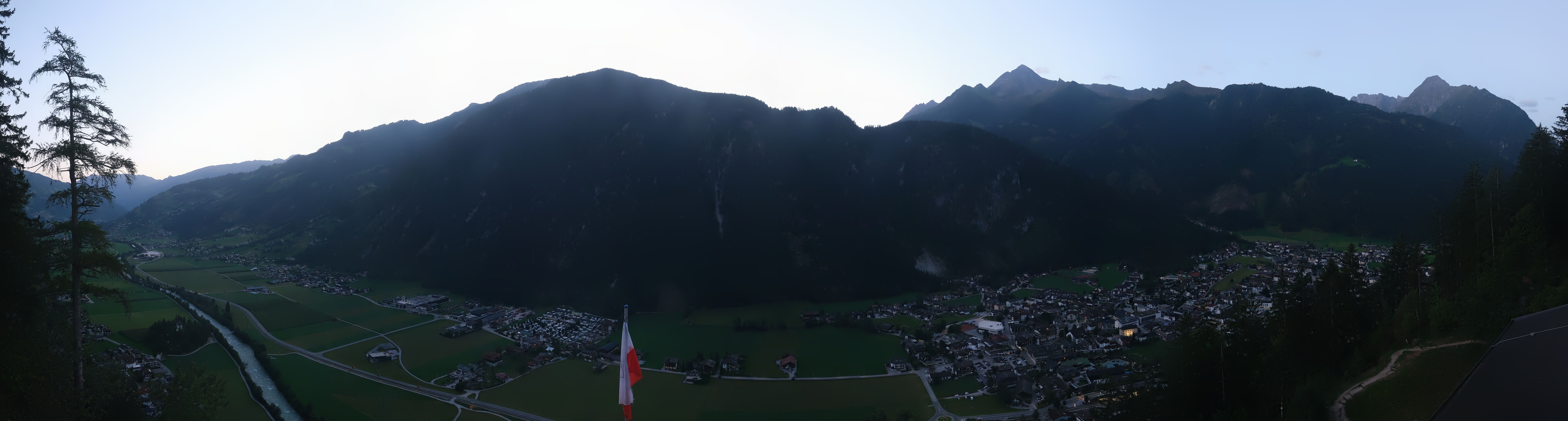 Archiv Foto Webcam Mayrhofen im Zillertal: Blick vom Gasthof Zimmereben