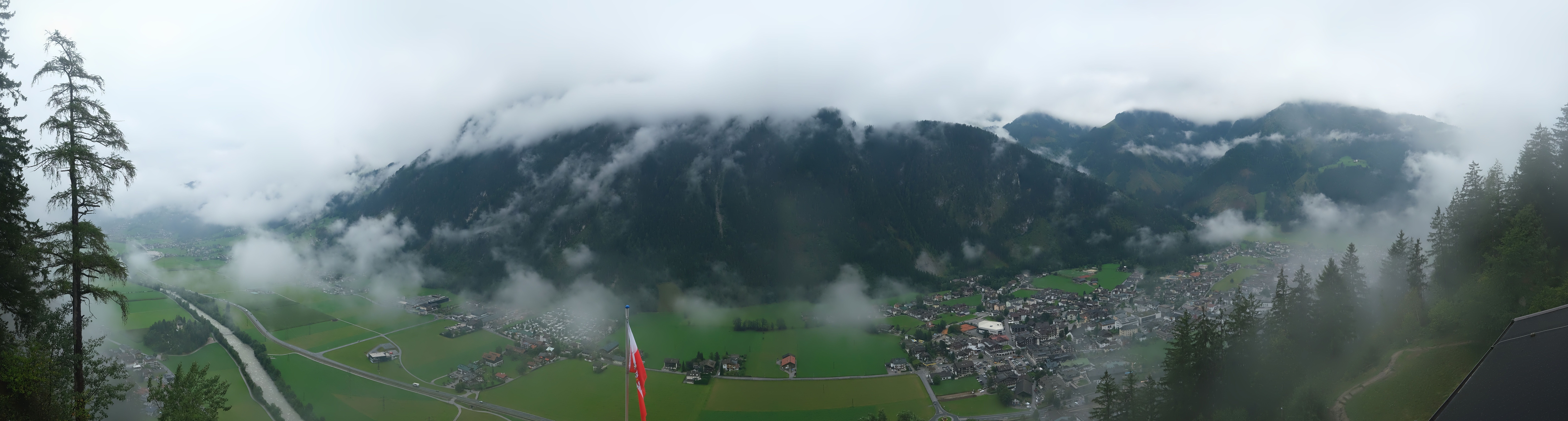 Archived image Webcam Mayrhofen im Zillertal: Zimmereben