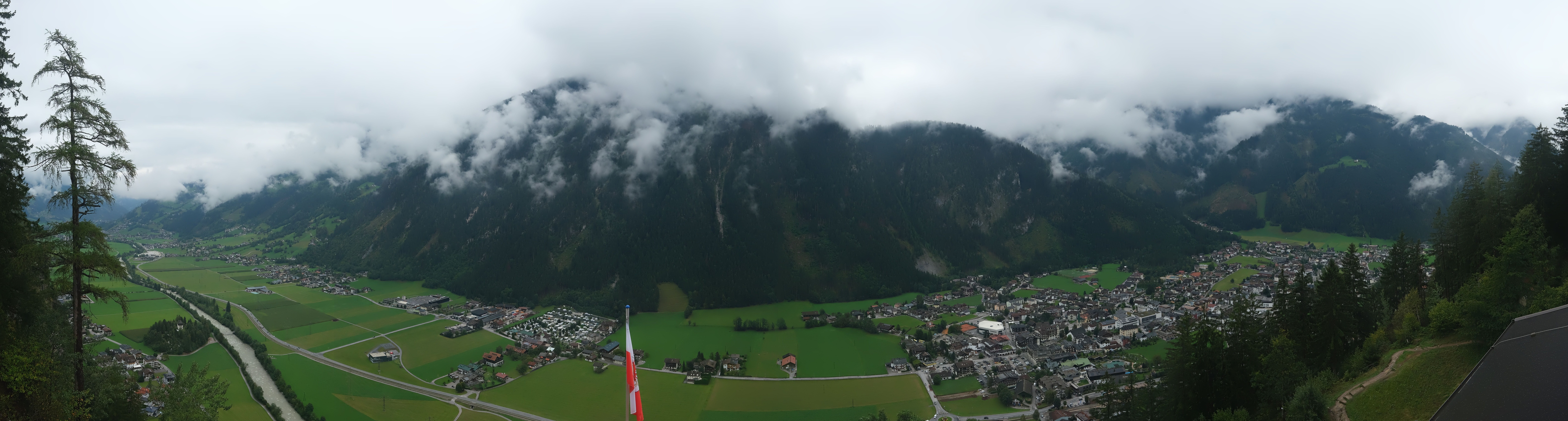 Archived image Webcam Mayrhofen im Zillertal: Zimmereben