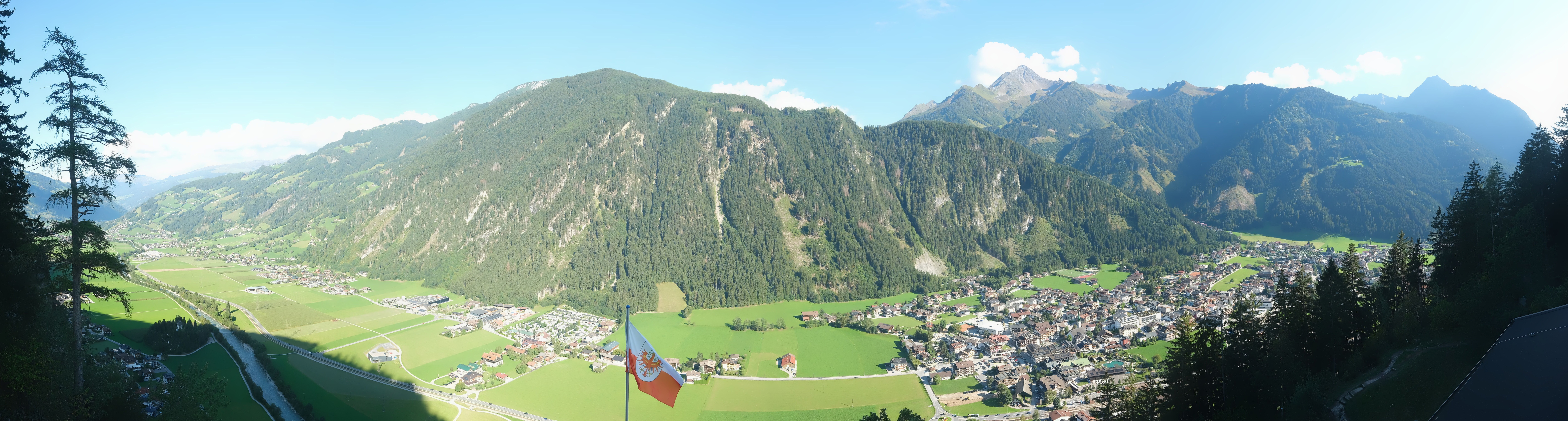 Archived image Webcam Mayrhofen im Zillertal: Zimmereben
