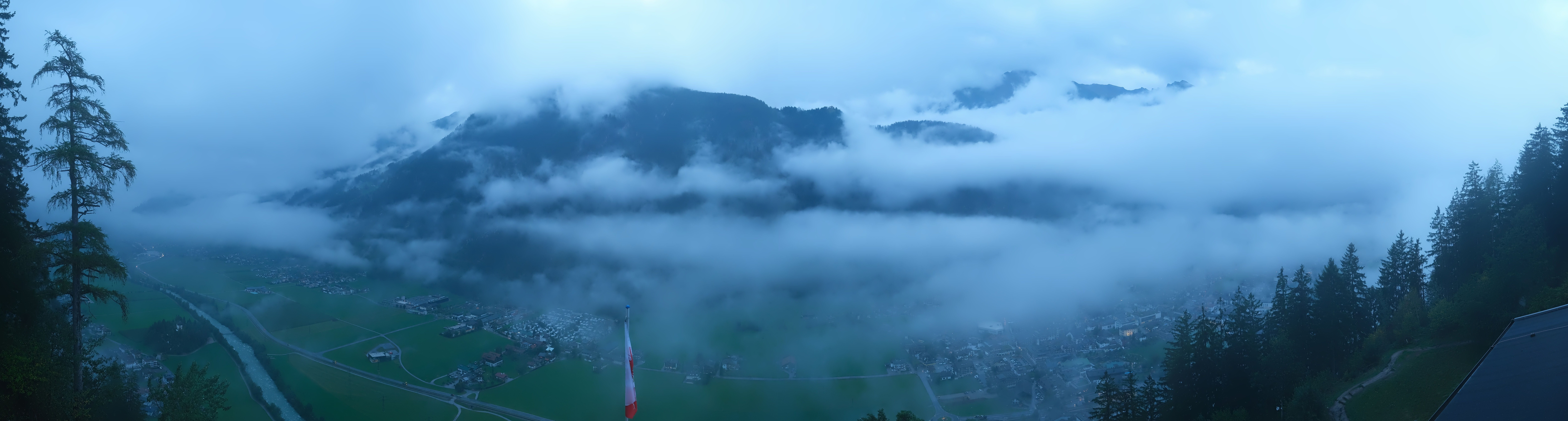 Archived image Webcam Mayrhofen im Zillertal: Zimmereben