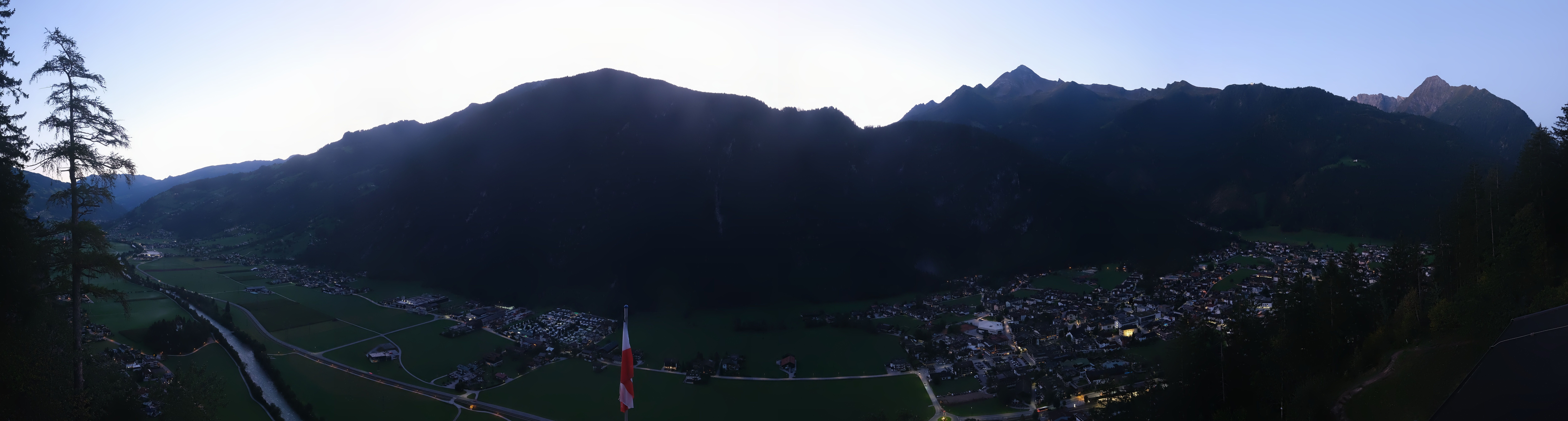 Archiv Foto Webcam Mayrhofen im Zillertal: Blick vom Gasthof Zimmereben