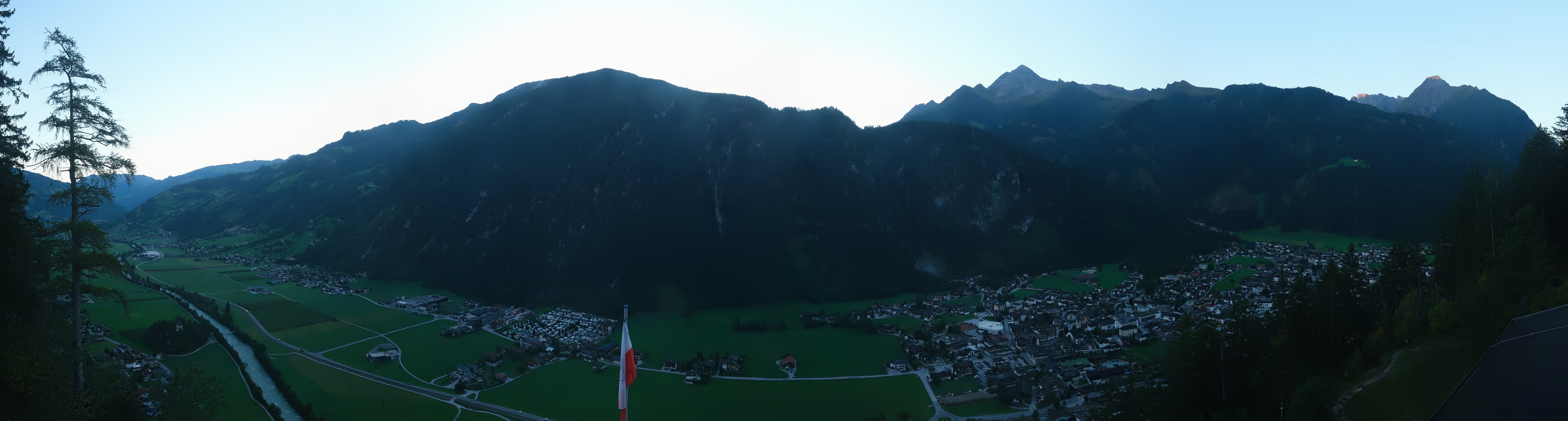 Archiv Foto Webcam Mayrhofen im Zillertal: Blick vom Gasthof Zimmereben
