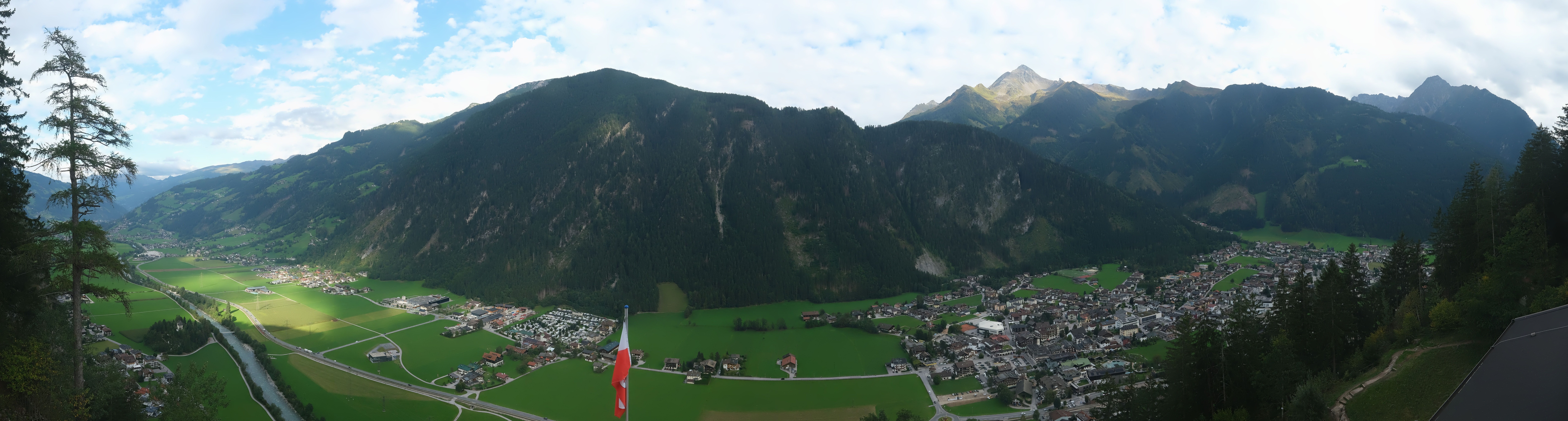 Archived image Webcam Mayrhofen im Zillertal: Zimmereben