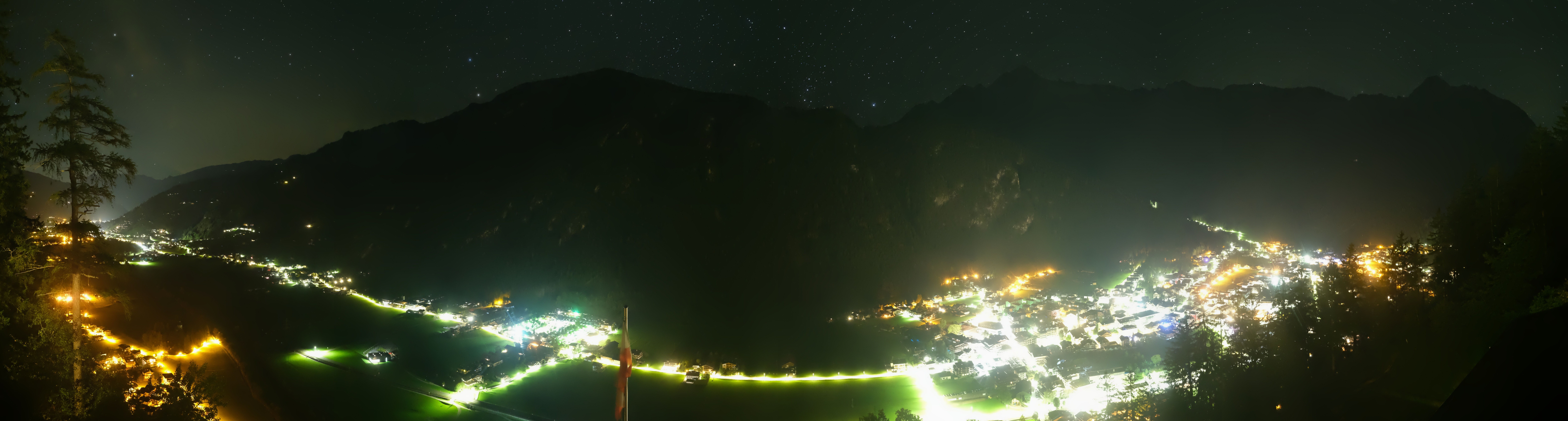 Archived image Webcam Mayrhofen im Zillertal: Zimmereben