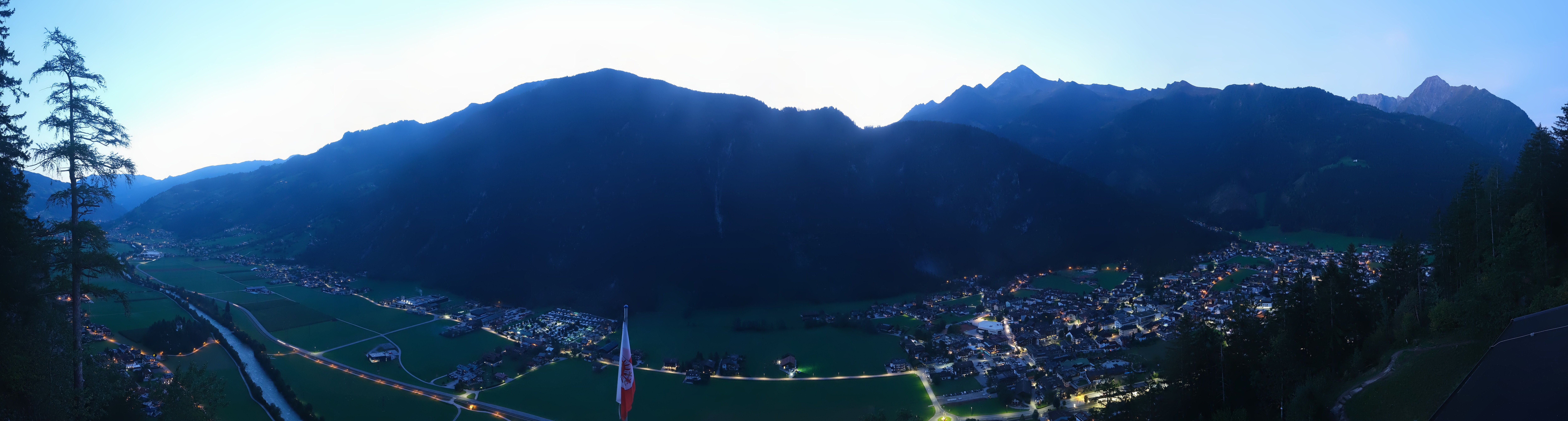 Archiv Foto Webcam Mayrhofen im Zillertal: Blick vom Gasthof Zimmereben