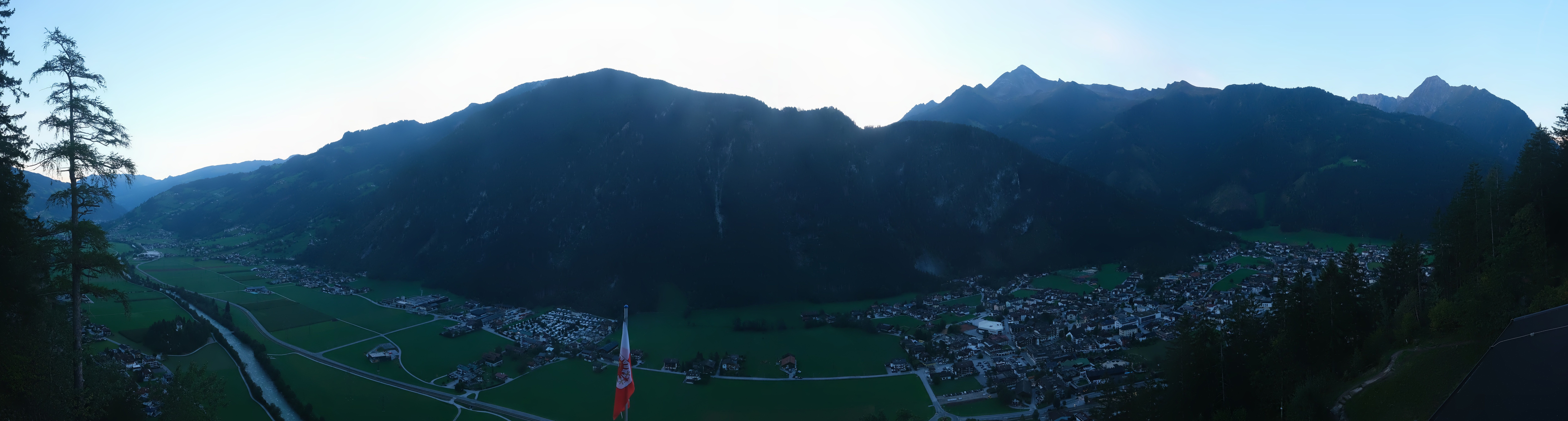 Archiv Foto Webcam Mayrhofen im Zillertal: Blick vom Gasthof Zimmereben
