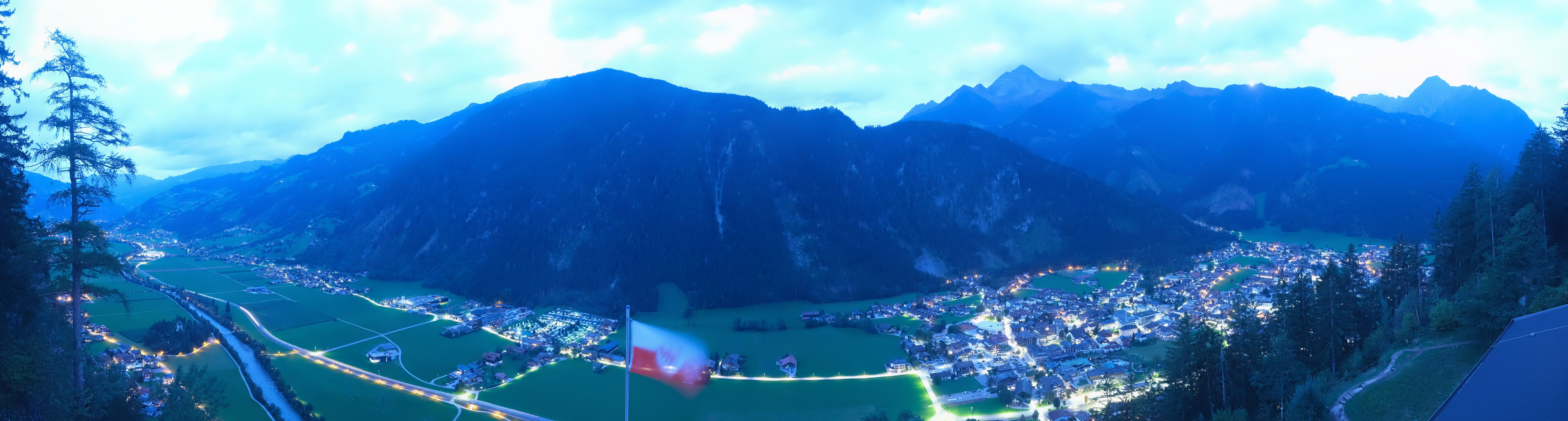 Archiv Foto Webcam Mayrhofen im Zillertal: Blick vom Gasthof Zimmereben