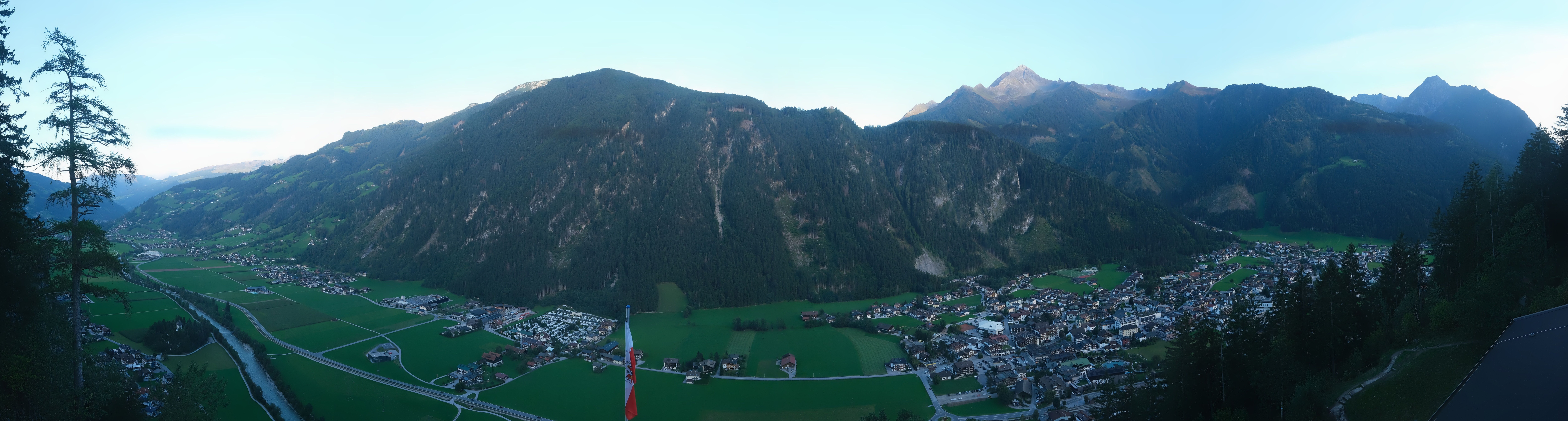 Archiv Foto Webcam Mayrhofen im Zillertal: Blick vom Gasthof Zimmereben