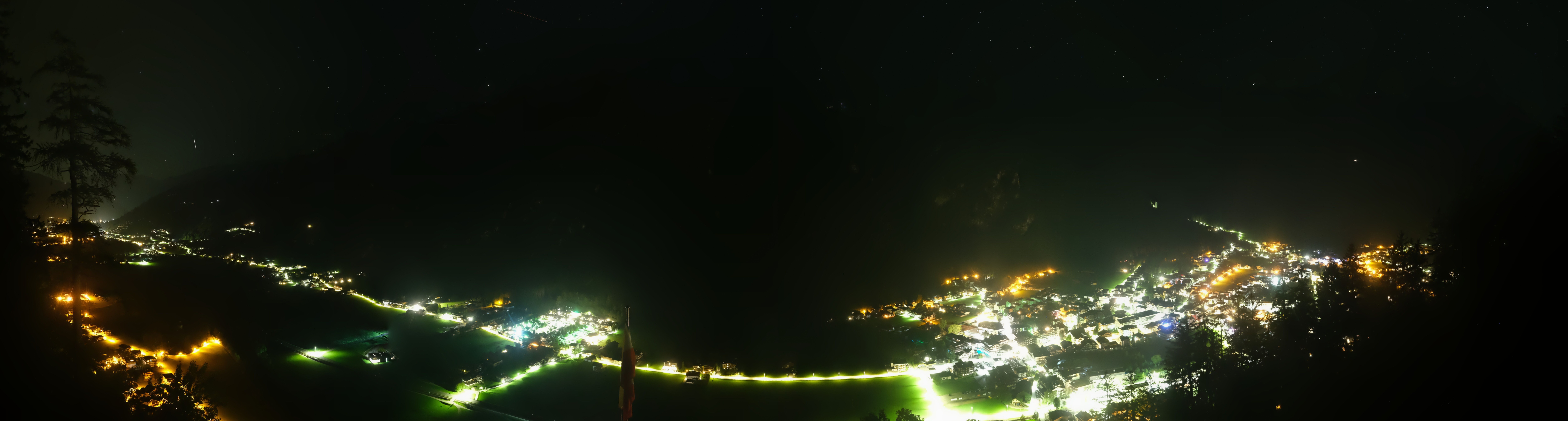 Archived image Webcam Mayrhofen im Zillertal: Zimmereben