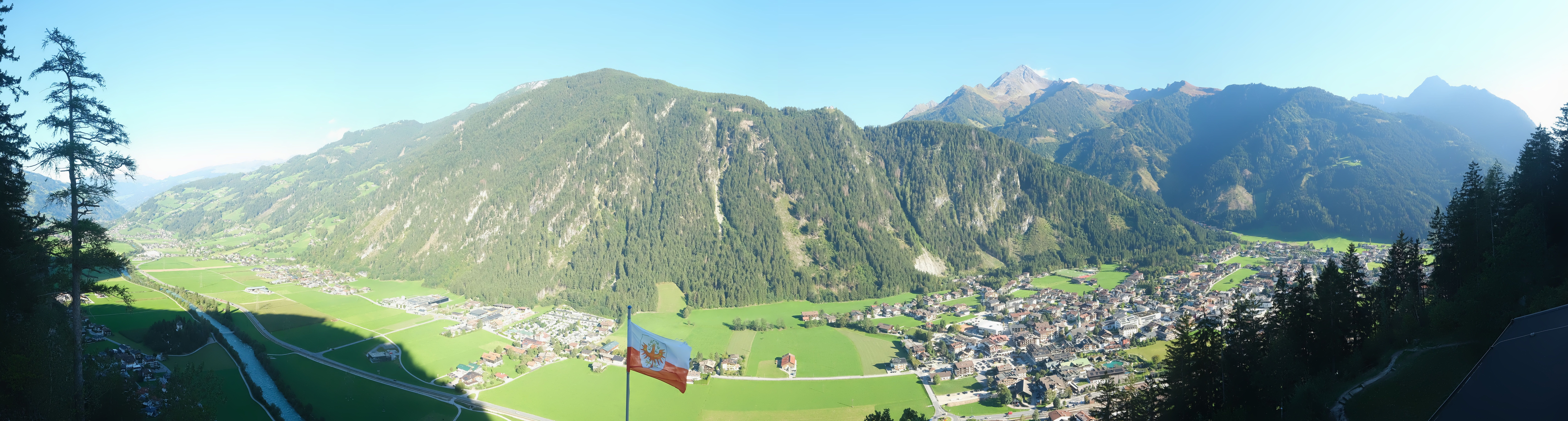 Archived image Webcam Mayrhofen im Zillertal: Zimmereben