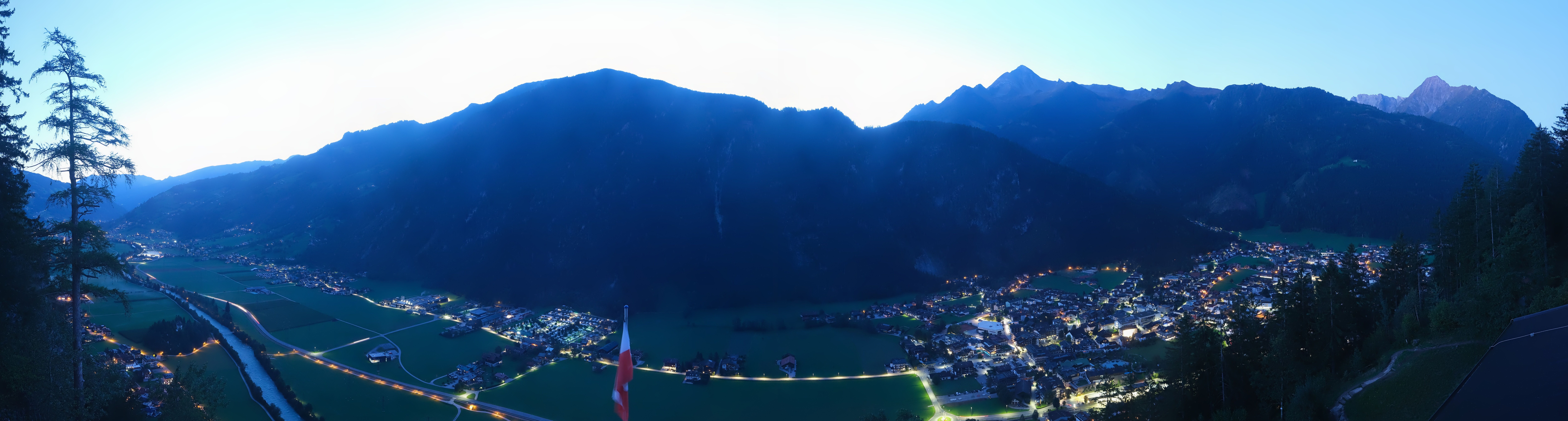 Archiv Foto Webcam Mayrhofen im Zillertal: Blick vom Gasthof Zimmereben