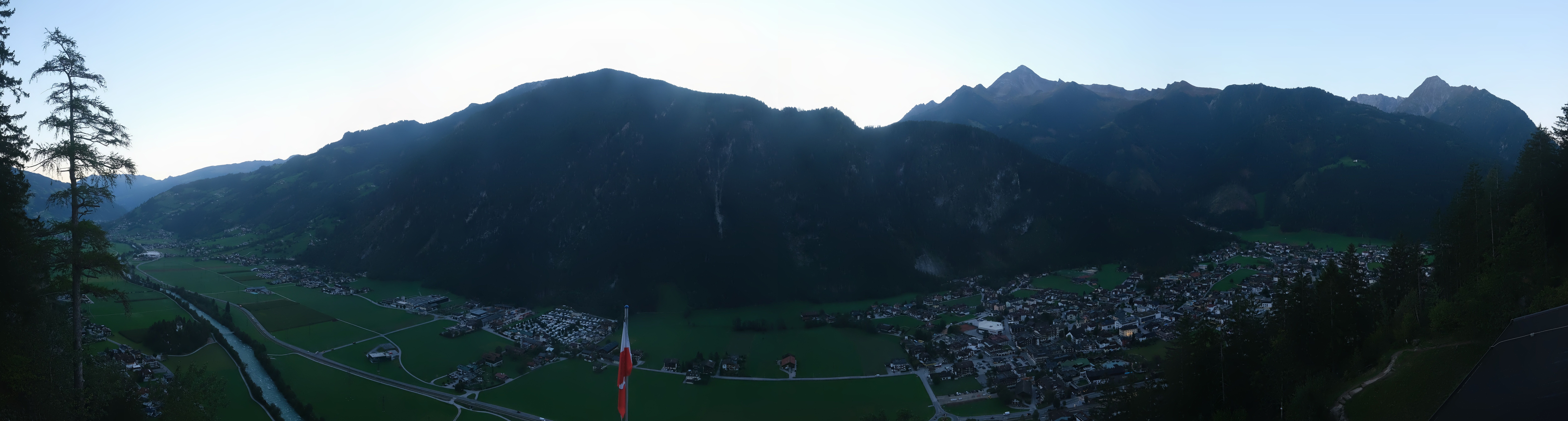 Archiv Foto Webcam Mayrhofen im Zillertal: Blick vom Gasthof Zimmereben