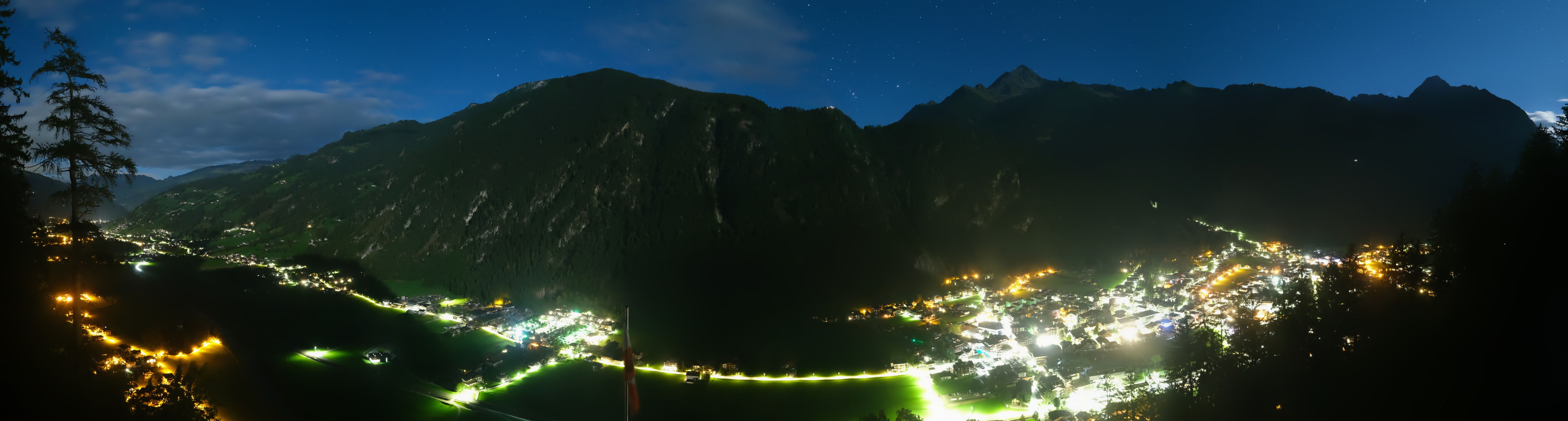 Archived image Webcam Mayrhofen im Zillertal: Zimmereben