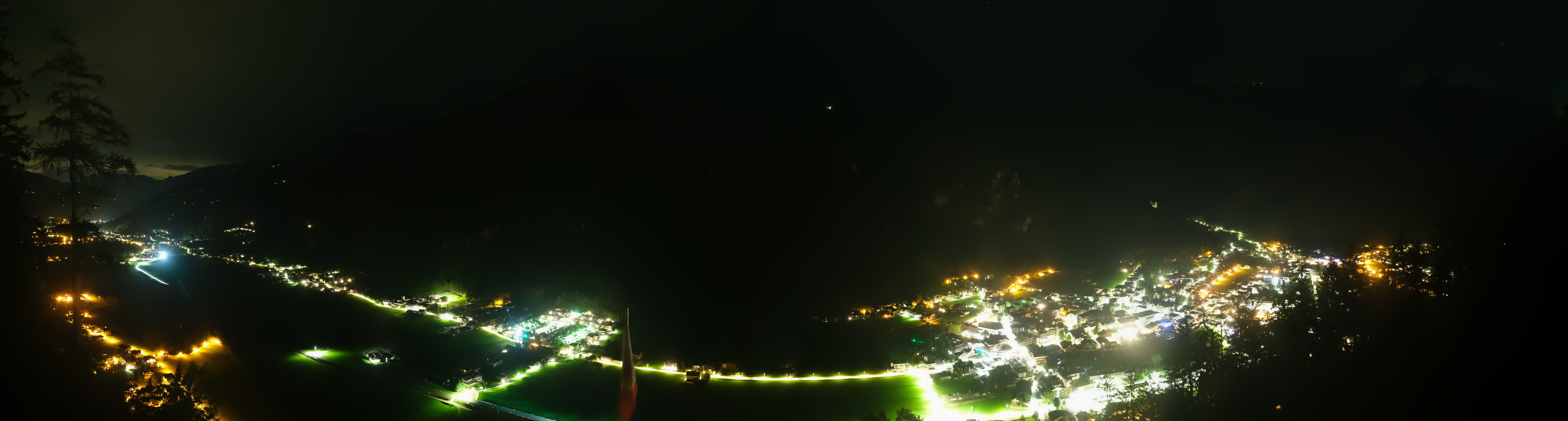 Archived image Webcam Mayrhofen im Zillertal: Zimmereben