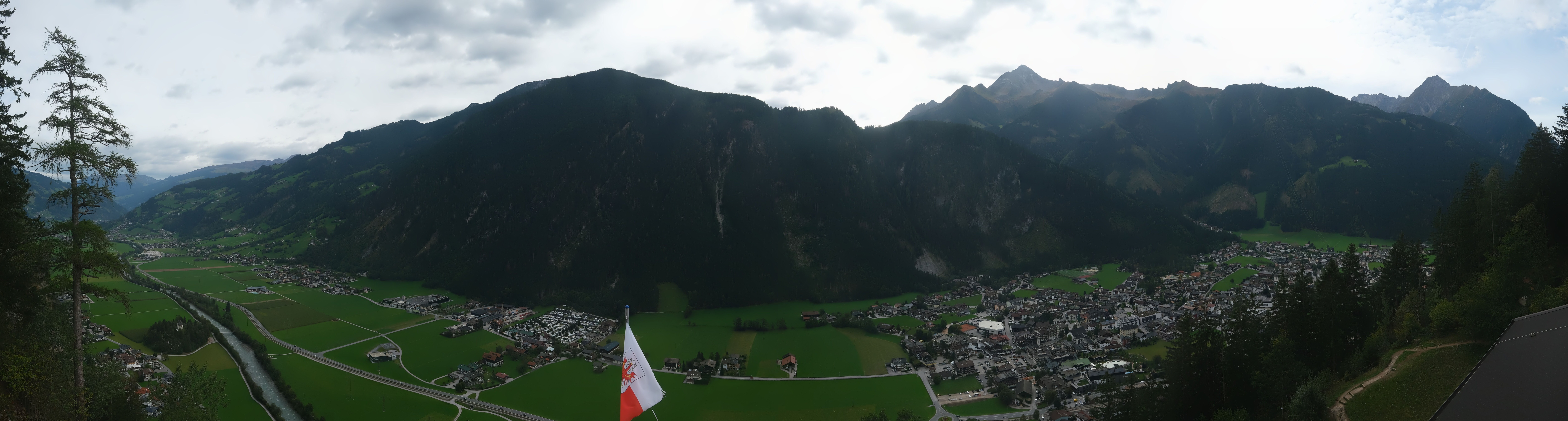 Archived image Webcam Mayrhofen im Zillertal: Zimmereben