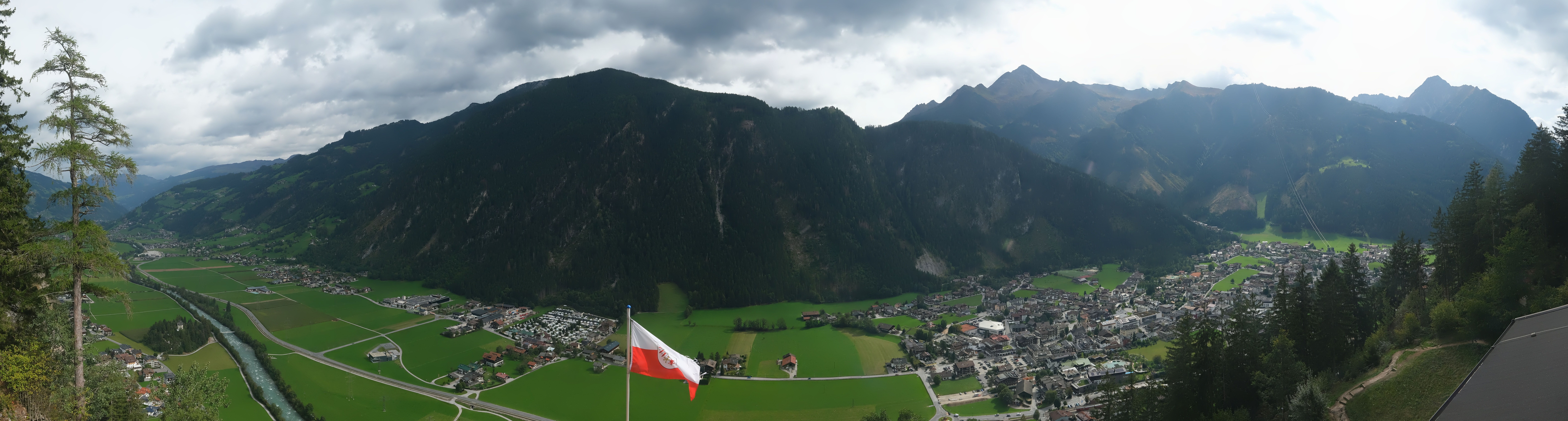 Archived image Webcam Mayrhofen im Zillertal: Zimmereben