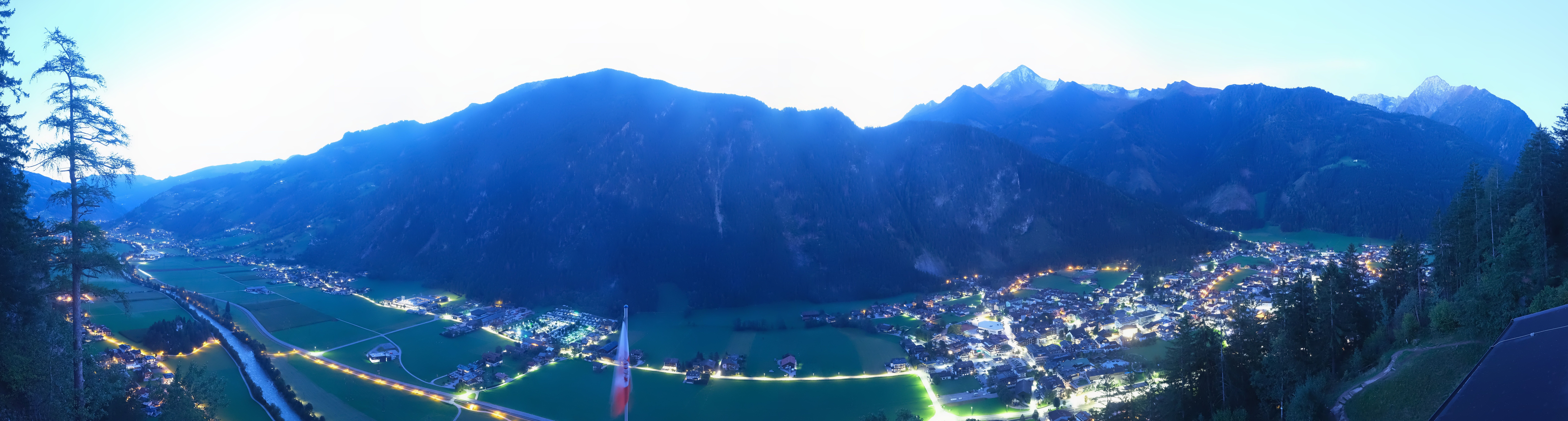 Archiv Foto Webcam Mayrhofen im Zillertal: Blick vom Gasthof Zimmereben
