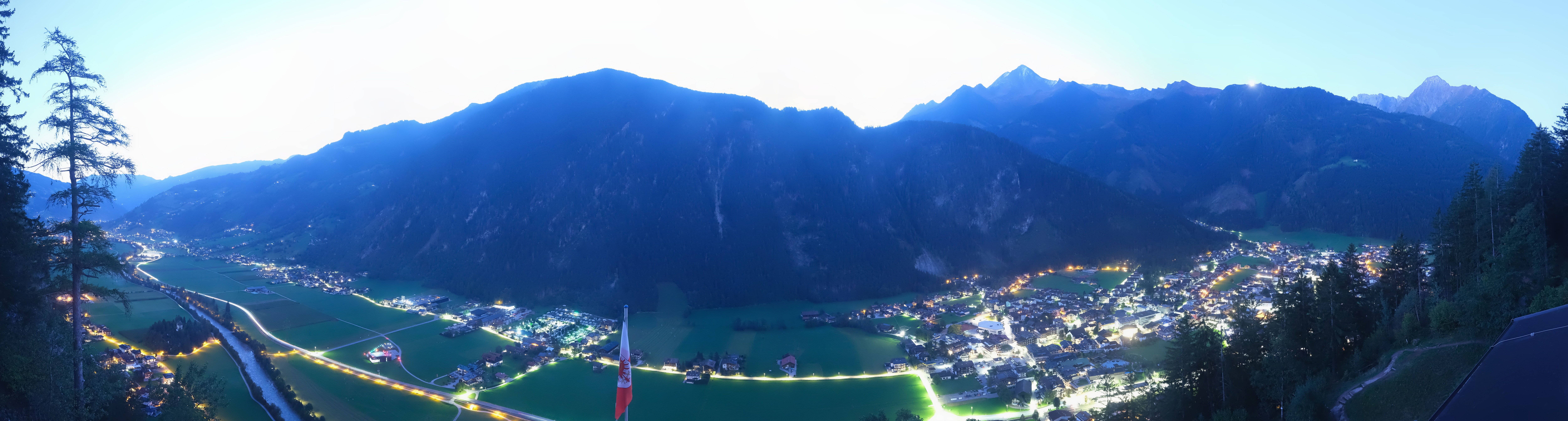 Archiv Foto Webcam Mayrhofen im Zillertal: Blick vom Gasthof Zimmereben