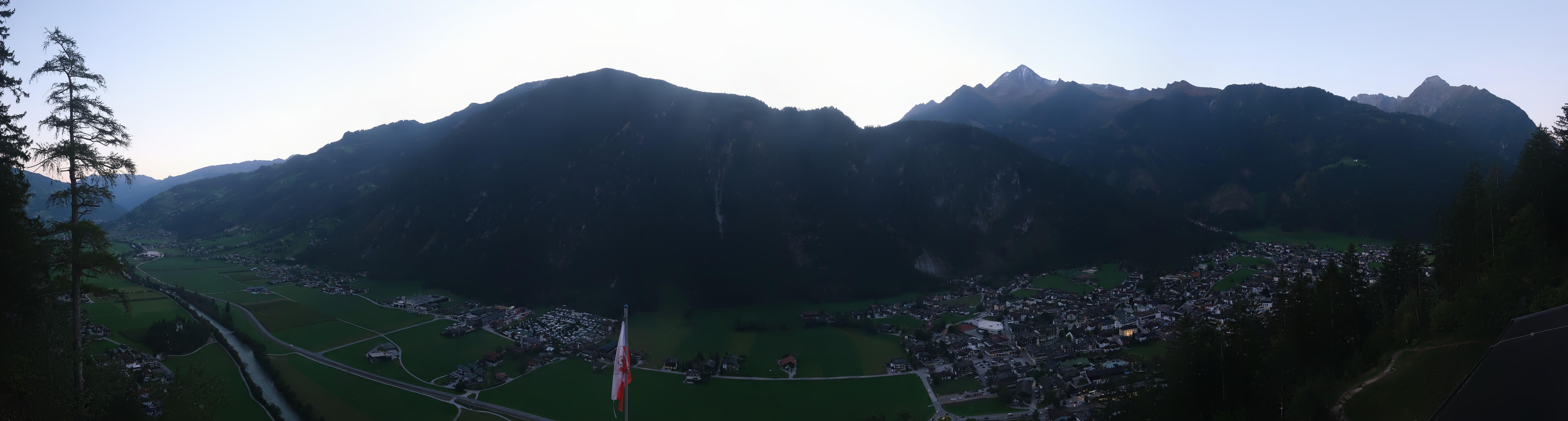 Archiv Foto Webcam Mayrhofen im Zillertal: Blick vom Gasthof Zimmereben