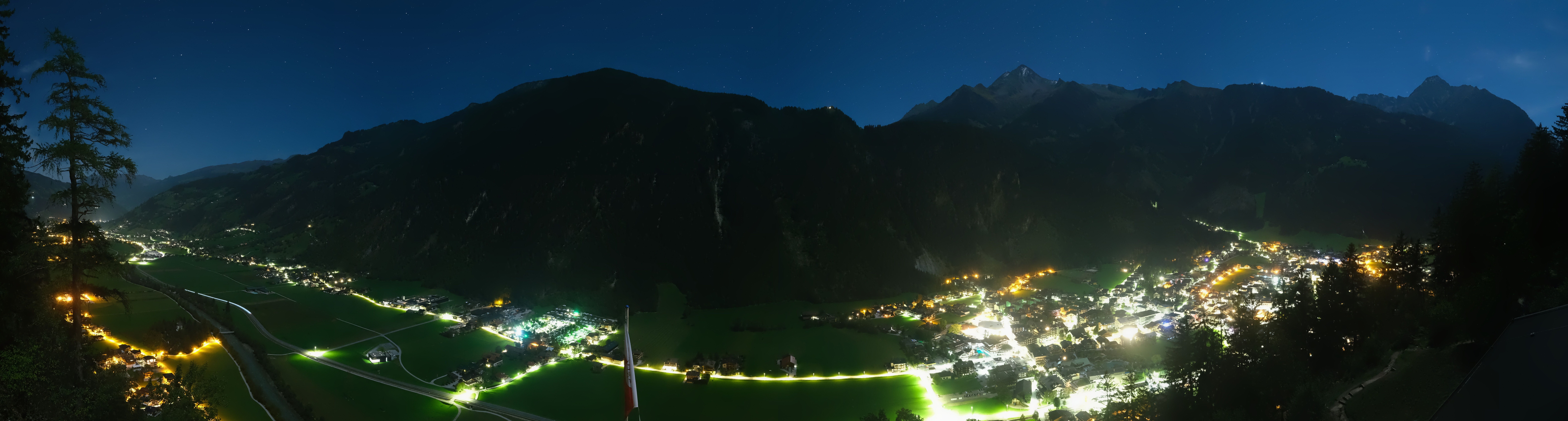 Archiv Foto Webcam Mayrhofen im Zillertal: Blick vom Gasthof Zimmereben