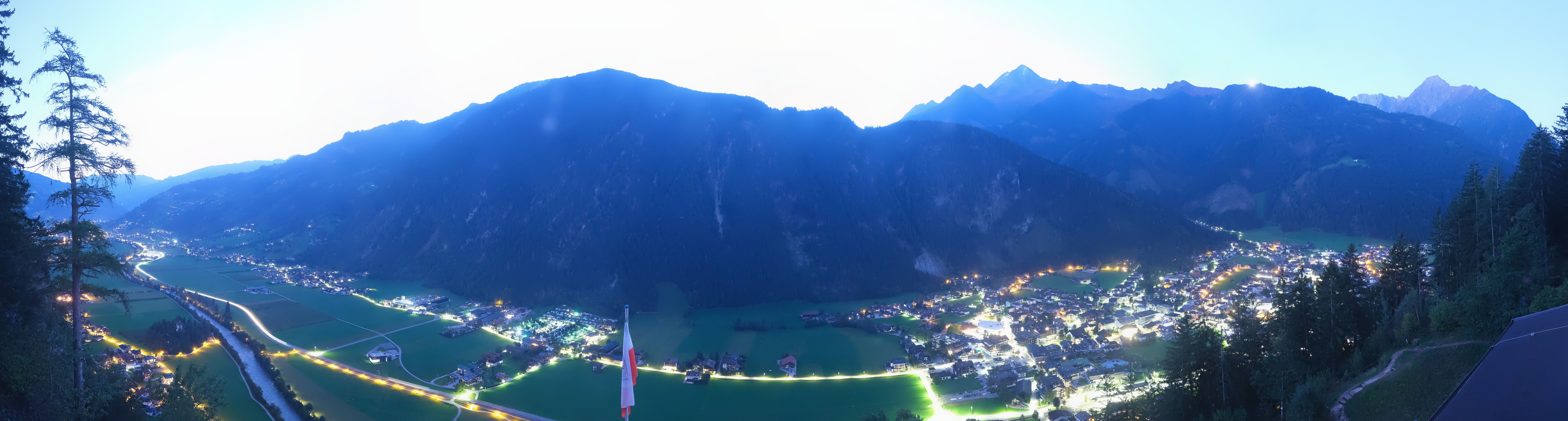 Archiv Foto Webcam Mayrhofen im Zillertal: Blick vom Gasthof Zimmereben
