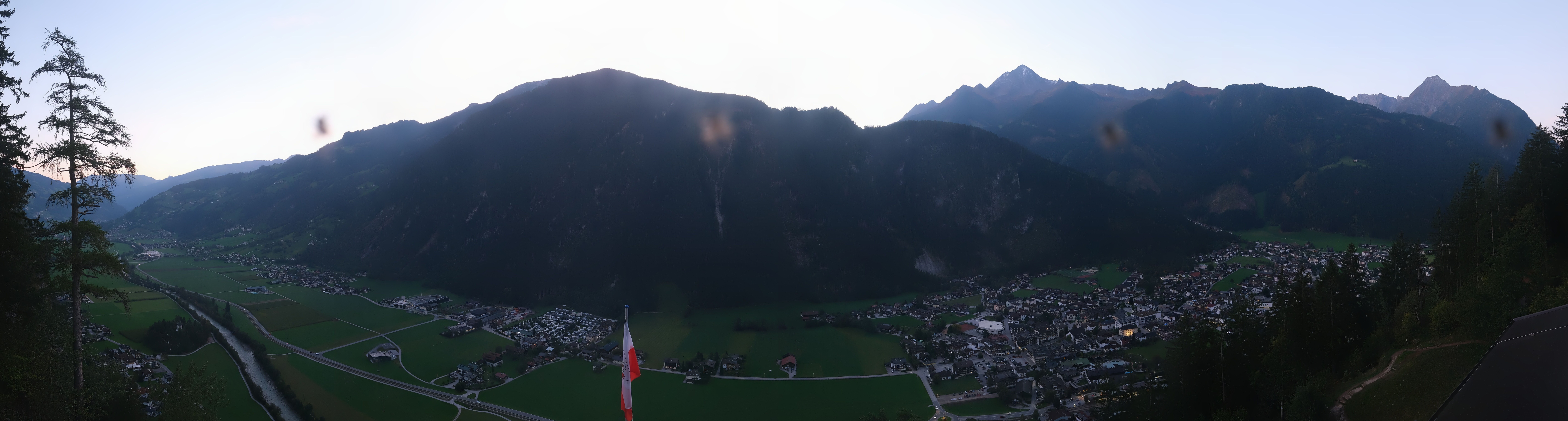 Archiv Foto Webcam Mayrhofen im Zillertal: Blick vom Gasthof Zimmereben