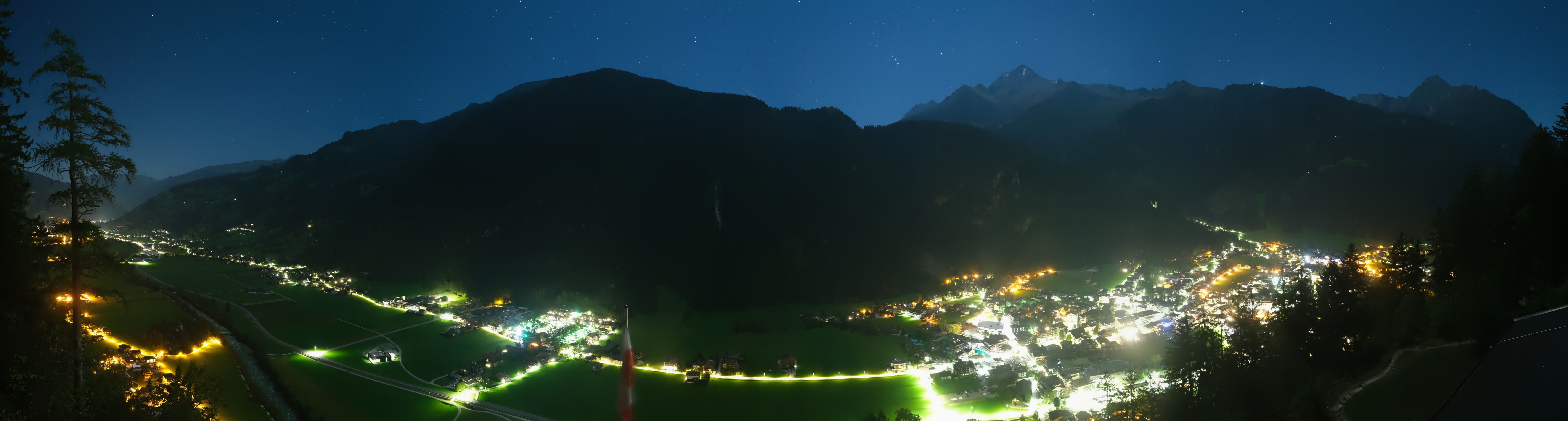 Archived image Webcam Mayrhofen im Zillertal: Zimmereben