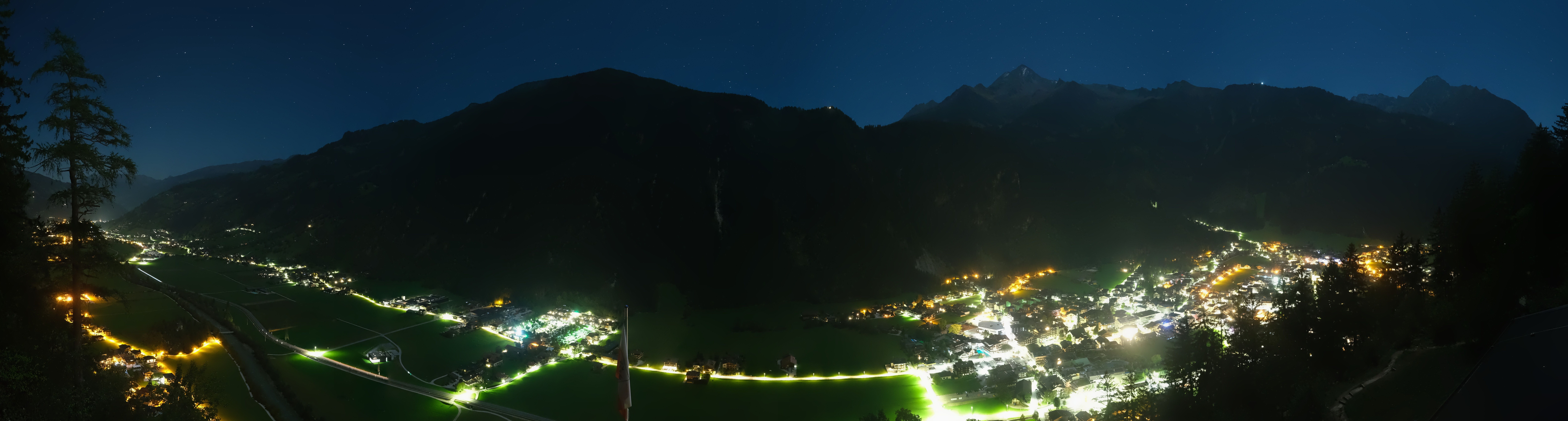 Archived image Webcam Mayrhofen im Zillertal: Zimmereben