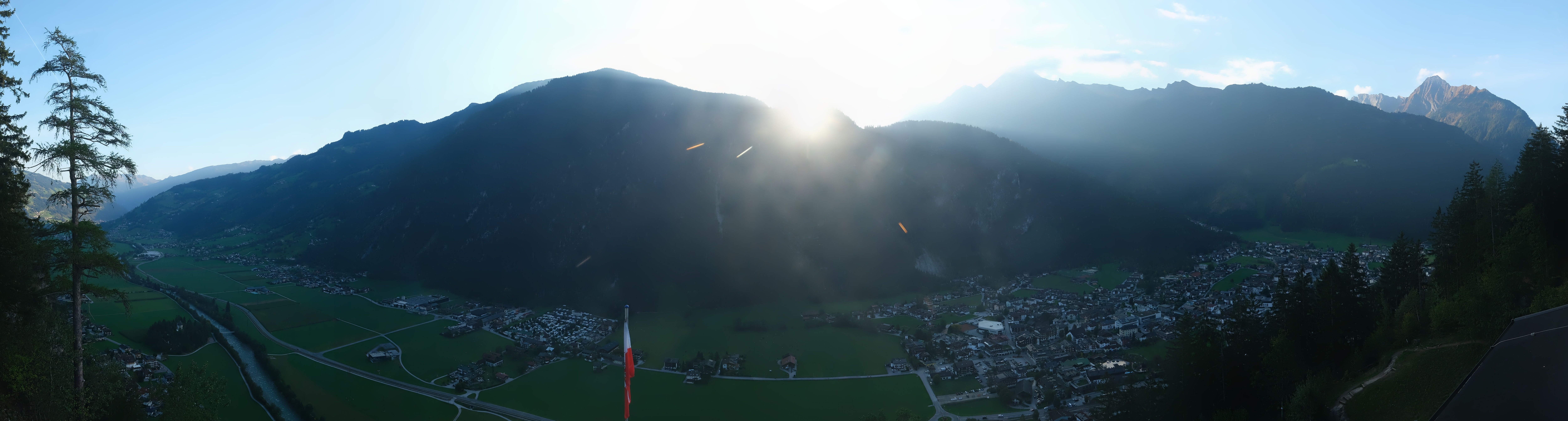 Archived image Webcam Mayrhofen im Zillertal: Zimmereben