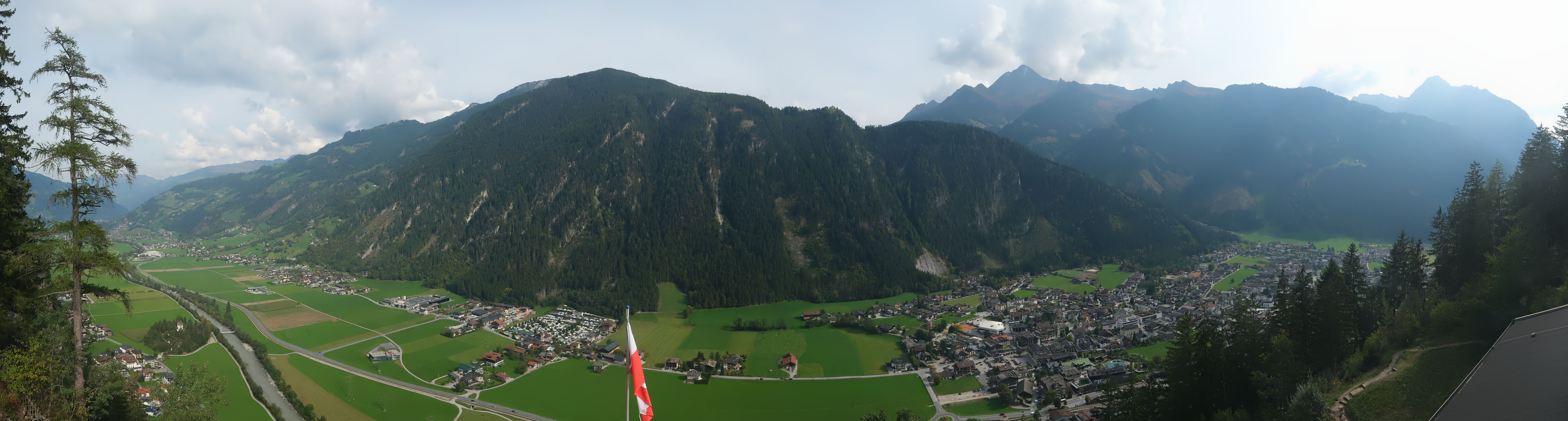 Archived image Webcam Mayrhofen im Zillertal: Zimmereben