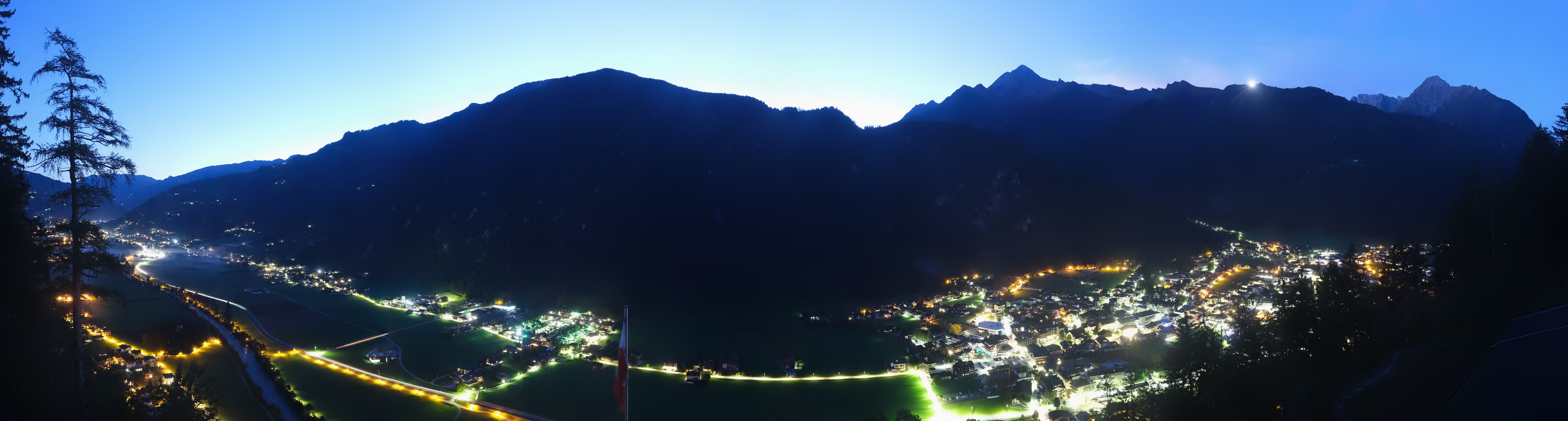 Archiv Foto Webcam Mayrhofen im Zillertal: Blick vom Gasthof Zimmereben