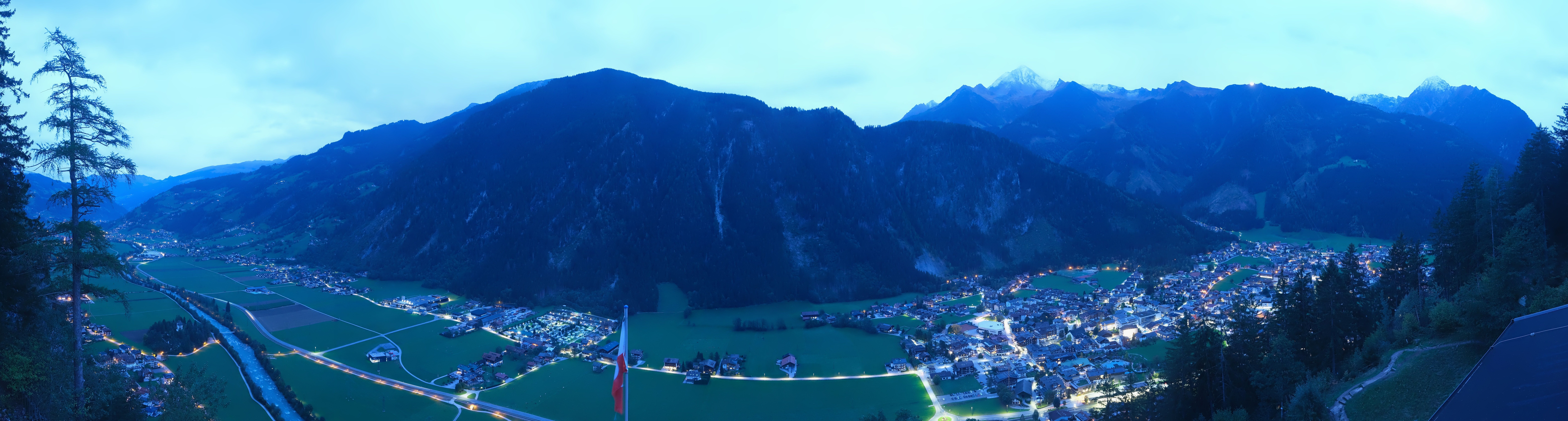 Archived image Webcam Mayrhofen im Zillertal: Zimmereben