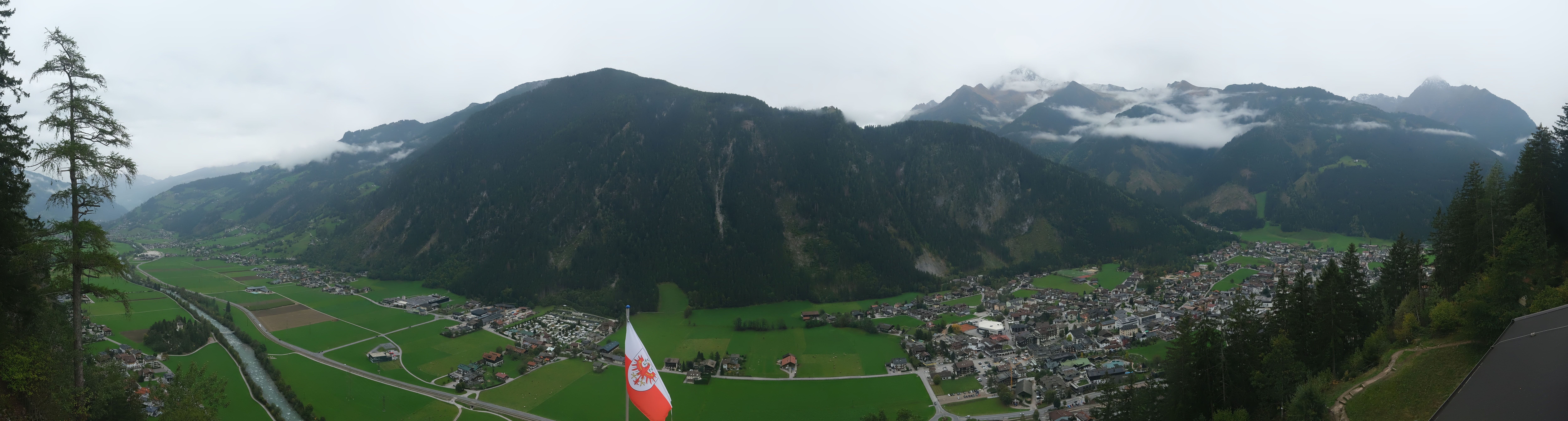 Archived image Webcam Mayrhofen im Zillertal: Zimmereben