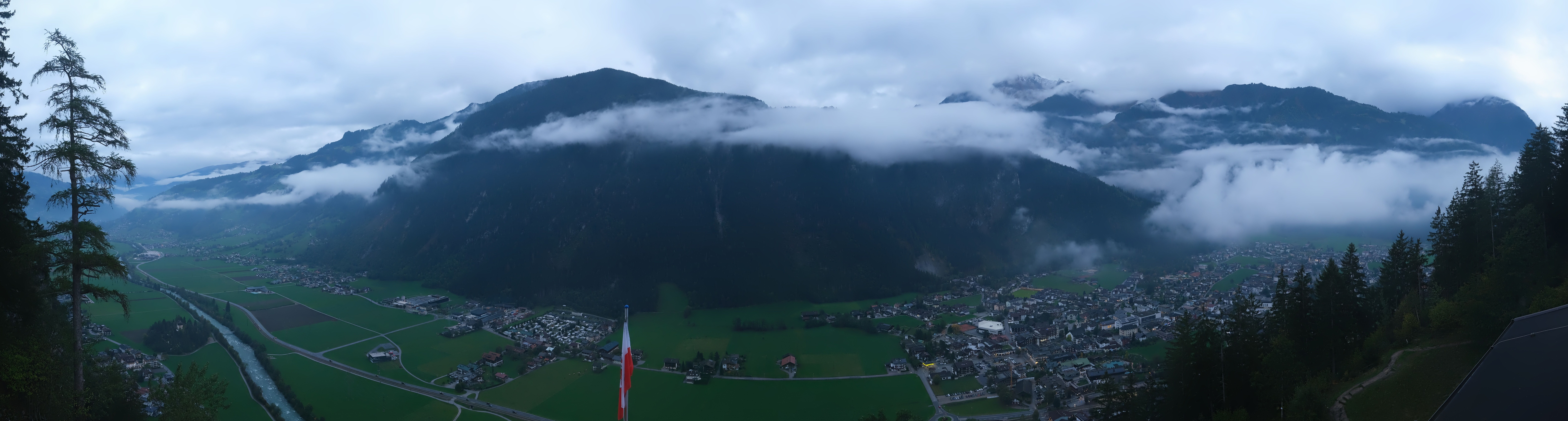 Archived image Webcam Mayrhofen im Zillertal: Zimmereben