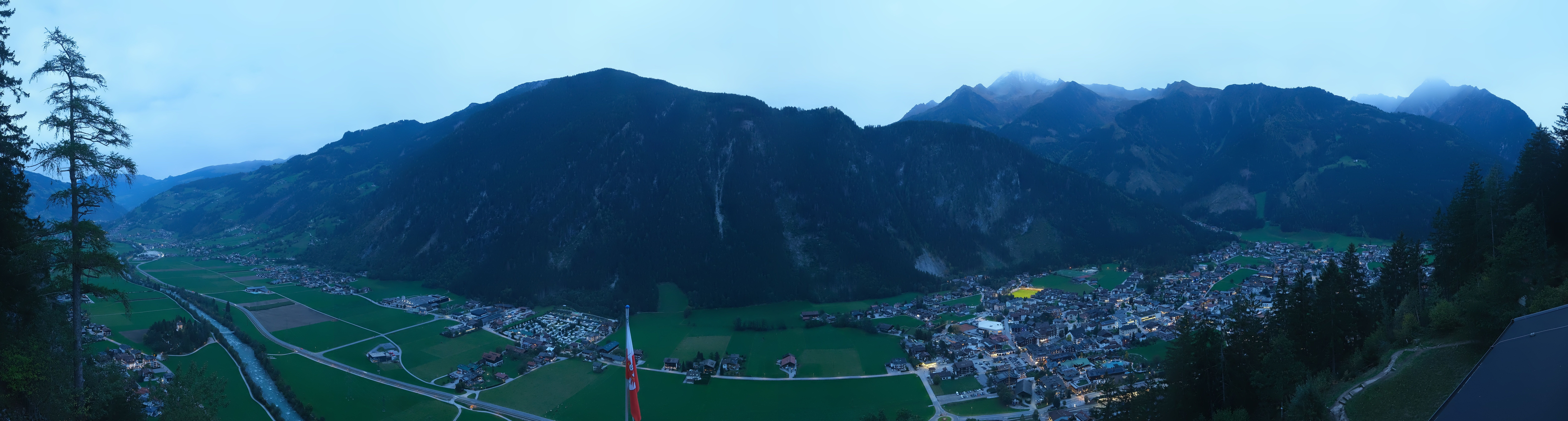 Archiv Foto Webcam Mayrhofen im Zillertal: Blick vom Gasthof Zimmereben