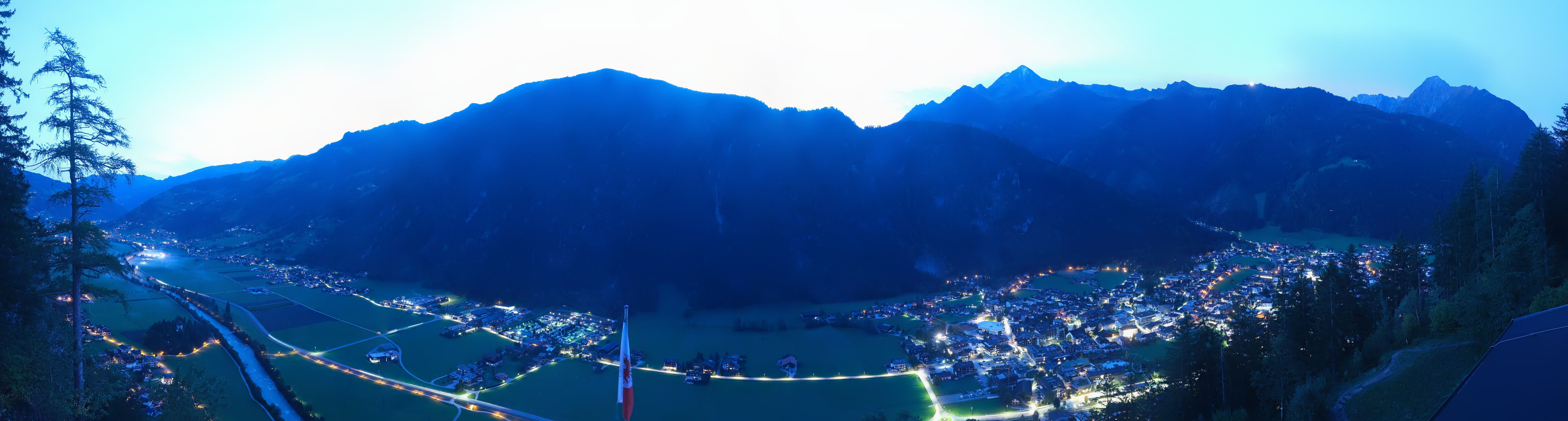 Archiv Foto Webcam Mayrhofen im Zillertal: Blick vom Gasthof Zimmereben